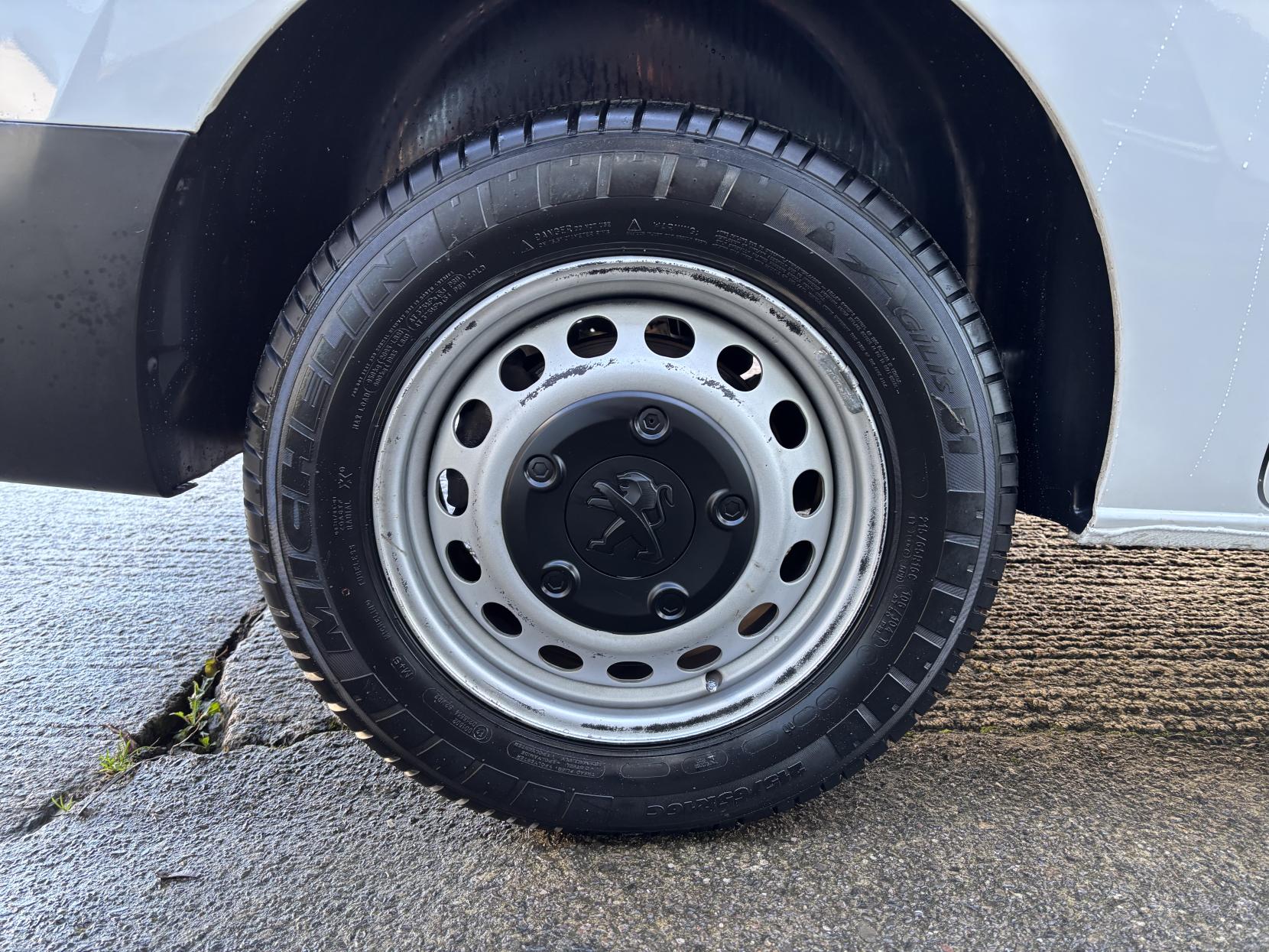 Peugeot Expert 2.0 BlueHDi 1400 Professional Premium Long Panel Van 6dr Diesel Manual LWB Euro 6 (s/s) (145 ps)