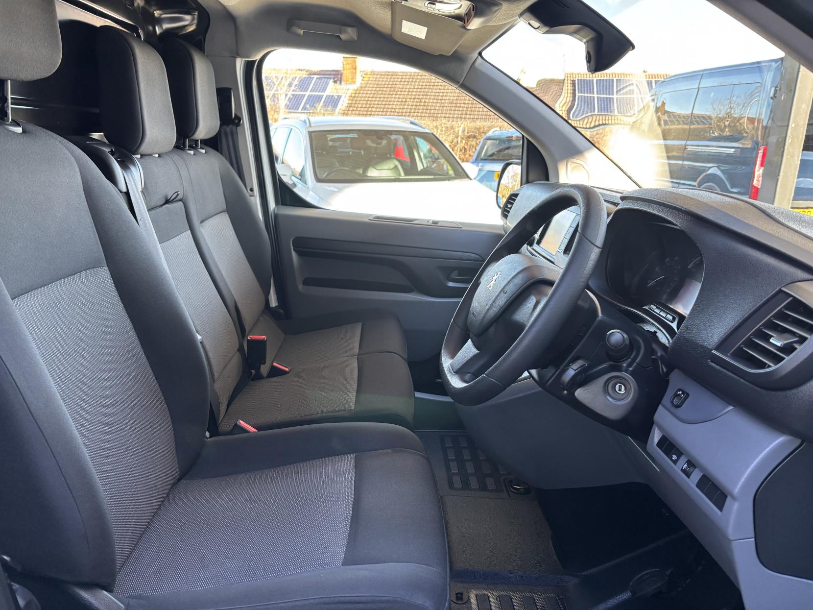 Peugeot Expert 2.0 BlueHDi 1400 Professional Premium Long Panel Van 6dr Diesel Manual LWB Euro 6 (s/s) (145 ps)