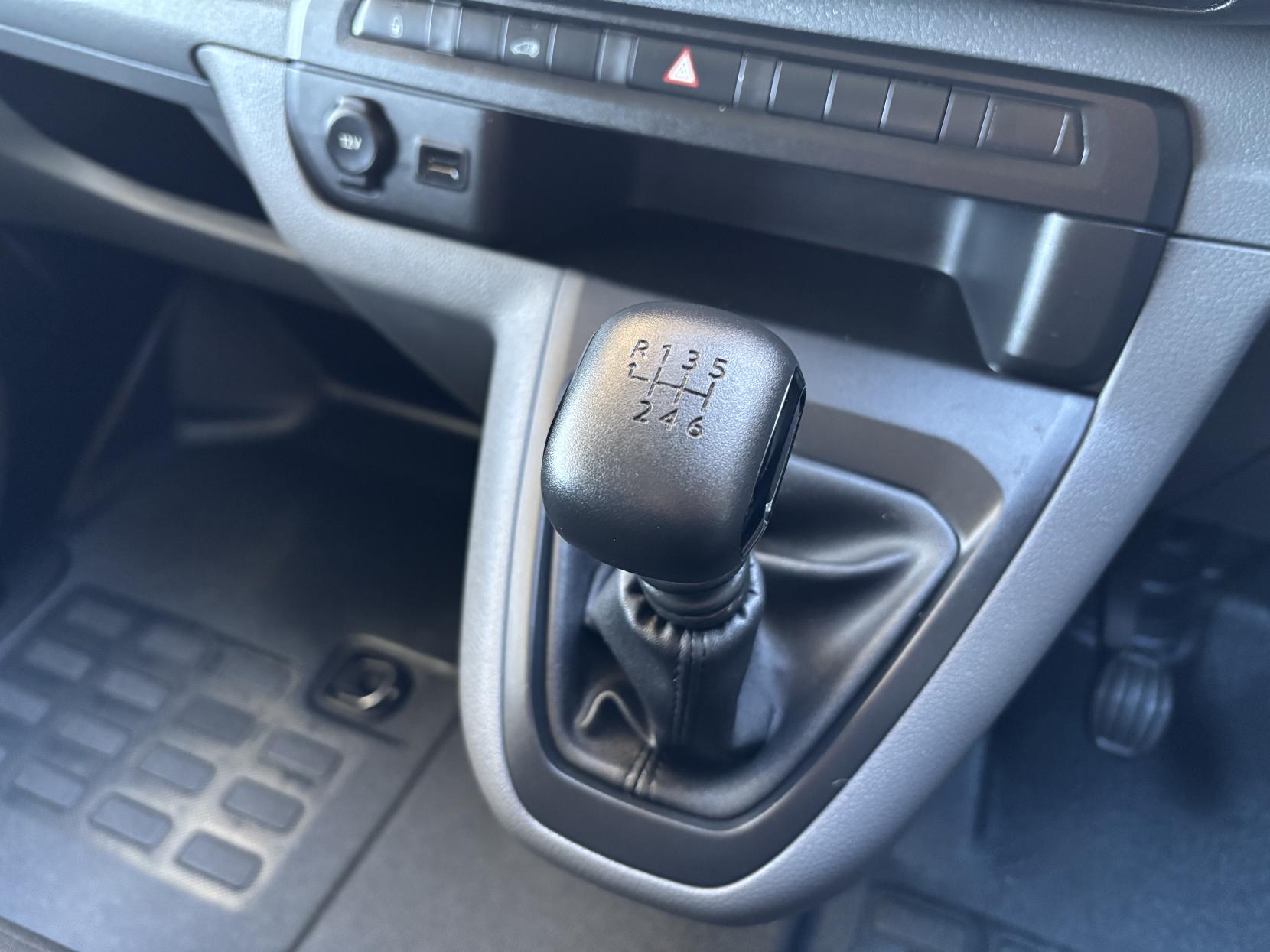 Peugeot Expert 2.0 BlueHDi 1400 Professional Premium Long Panel Van 6dr Diesel Manual LWB Euro 6 (s/s) (145 ps)