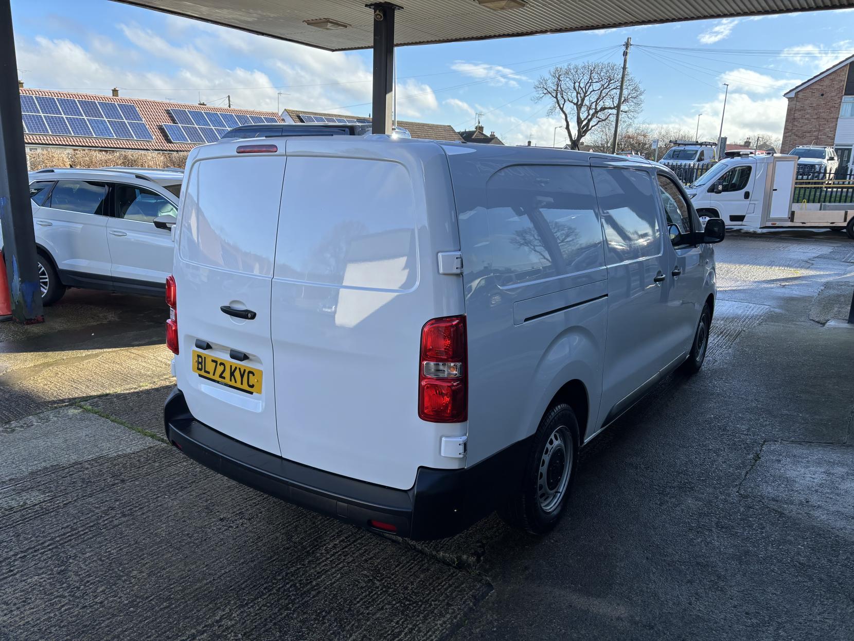 Peugeot Expert 2.0 BlueHDi 1400 Professional Premium Long Panel Van 6dr Diesel Manual LWB Euro 6 (s/s) (145 ps)