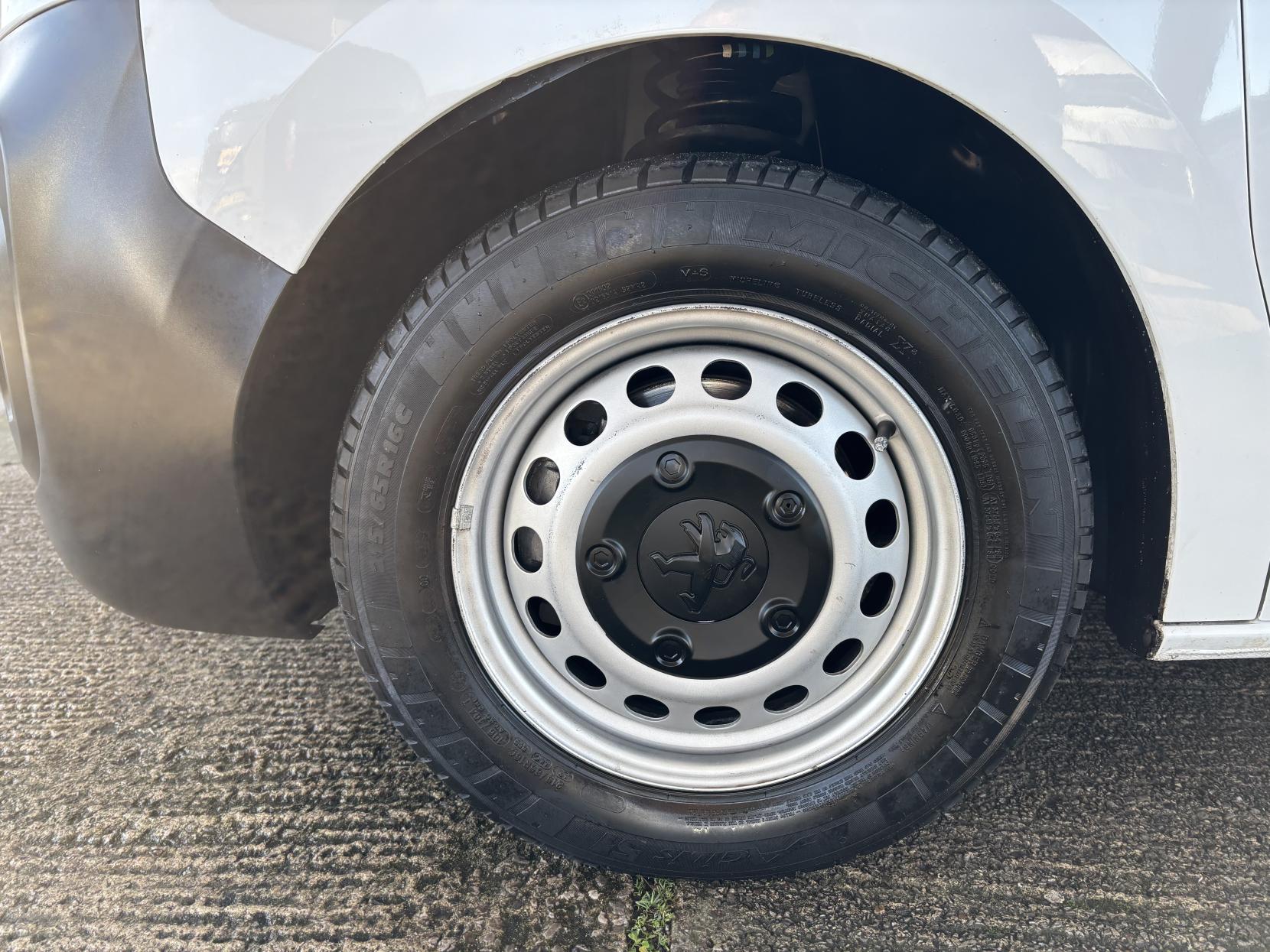 Peugeot Expert 2.0 BlueHDi 1400 Professional Premium Long Panel Van 6dr Diesel Manual LWB Euro 6 (s/s) (145 ps)