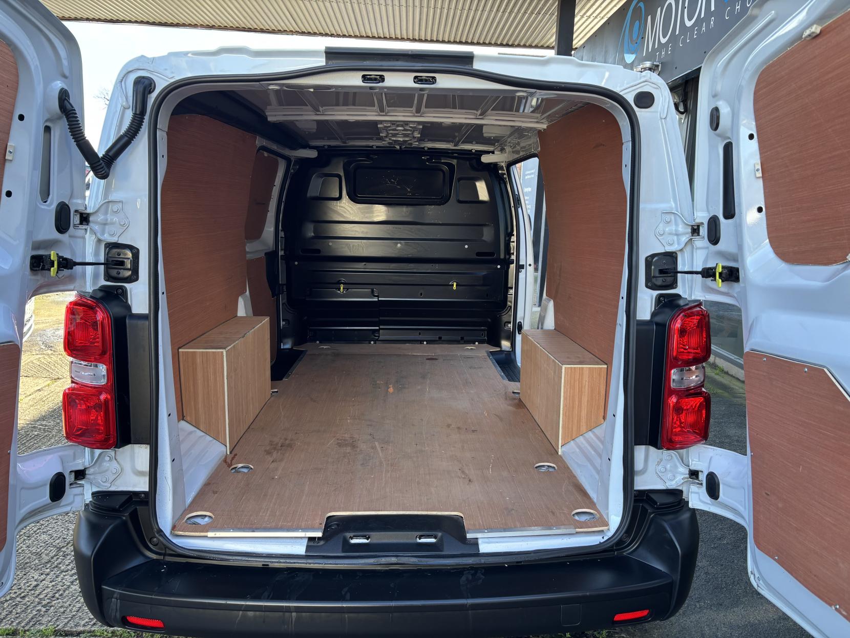 Peugeot Expert 2.0 BlueHDi 1400 Professional Premium Long Panel Van 6dr Diesel Manual LWB Euro 6 (s/s) (145 ps)