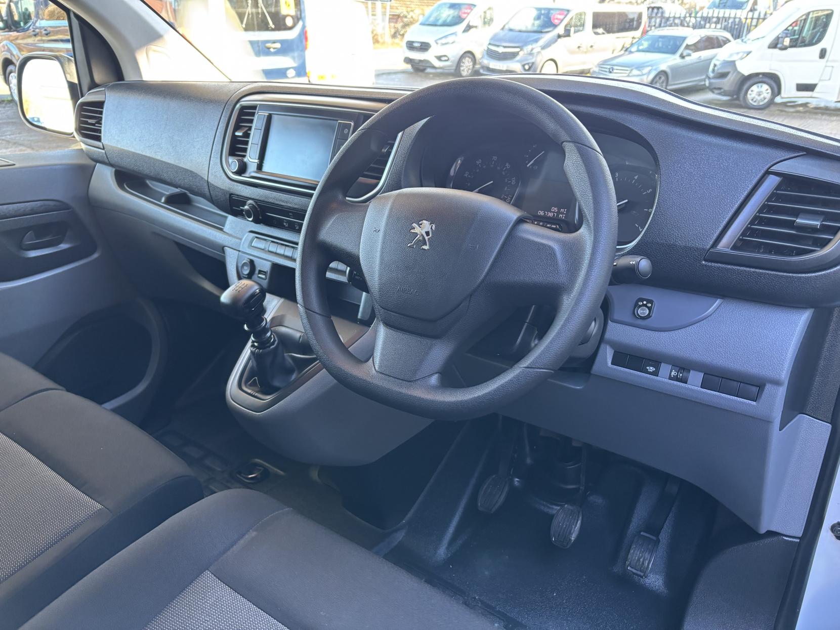 Peugeot Expert 2.0 BlueHDi 1400 Professional Premium Long Panel Van 6dr Diesel Manual LWB Euro 6 (s/s) (145 ps)