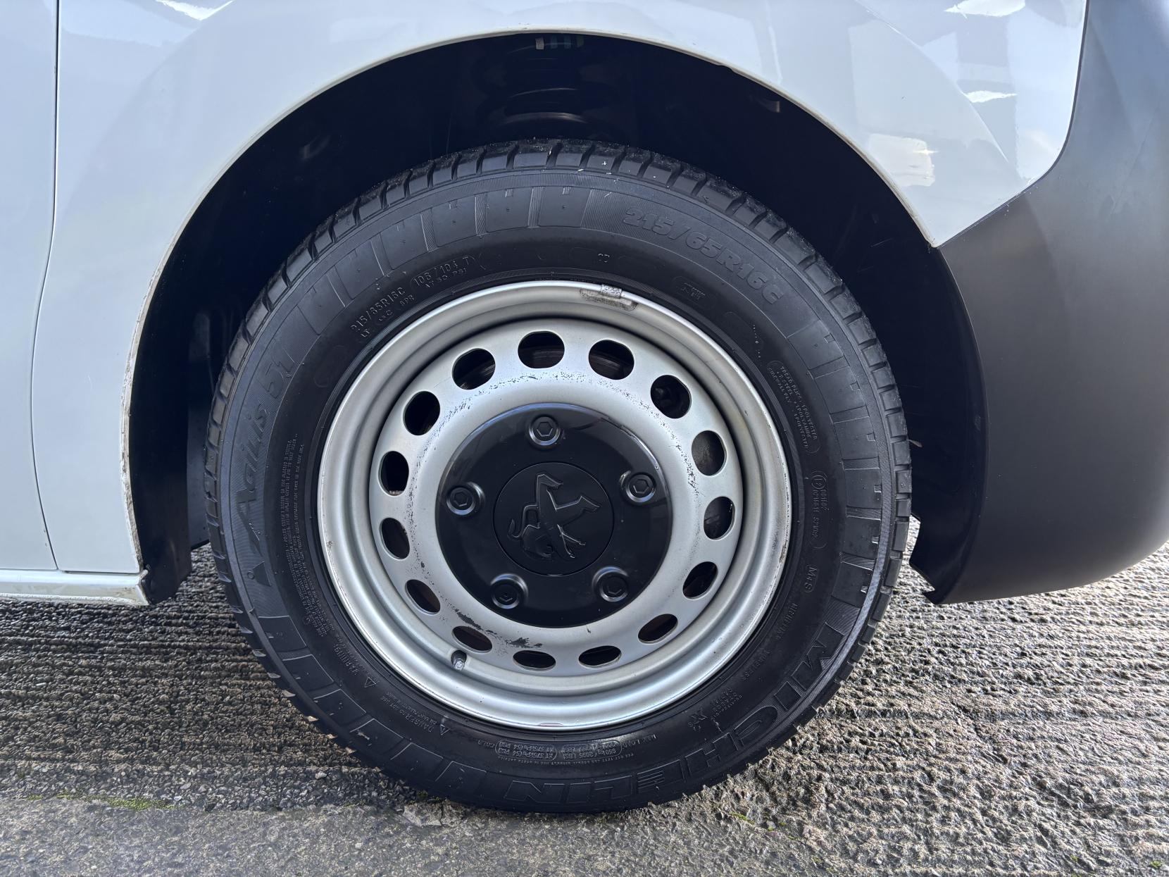 Peugeot Expert 2.0 BlueHDi 1400 Professional Premium Long Panel Van 6dr Diesel Manual LWB Euro 6 (s/s) (145 ps)