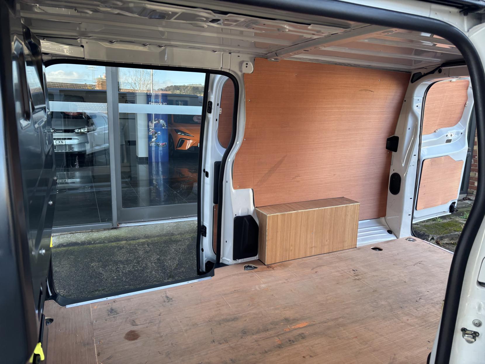 Peugeot Expert 2.0 BlueHDi 1400 Professional Premium Long Panel Van 6dr Diesel Manual LWB Euro 6 (s/s) (145 ps)