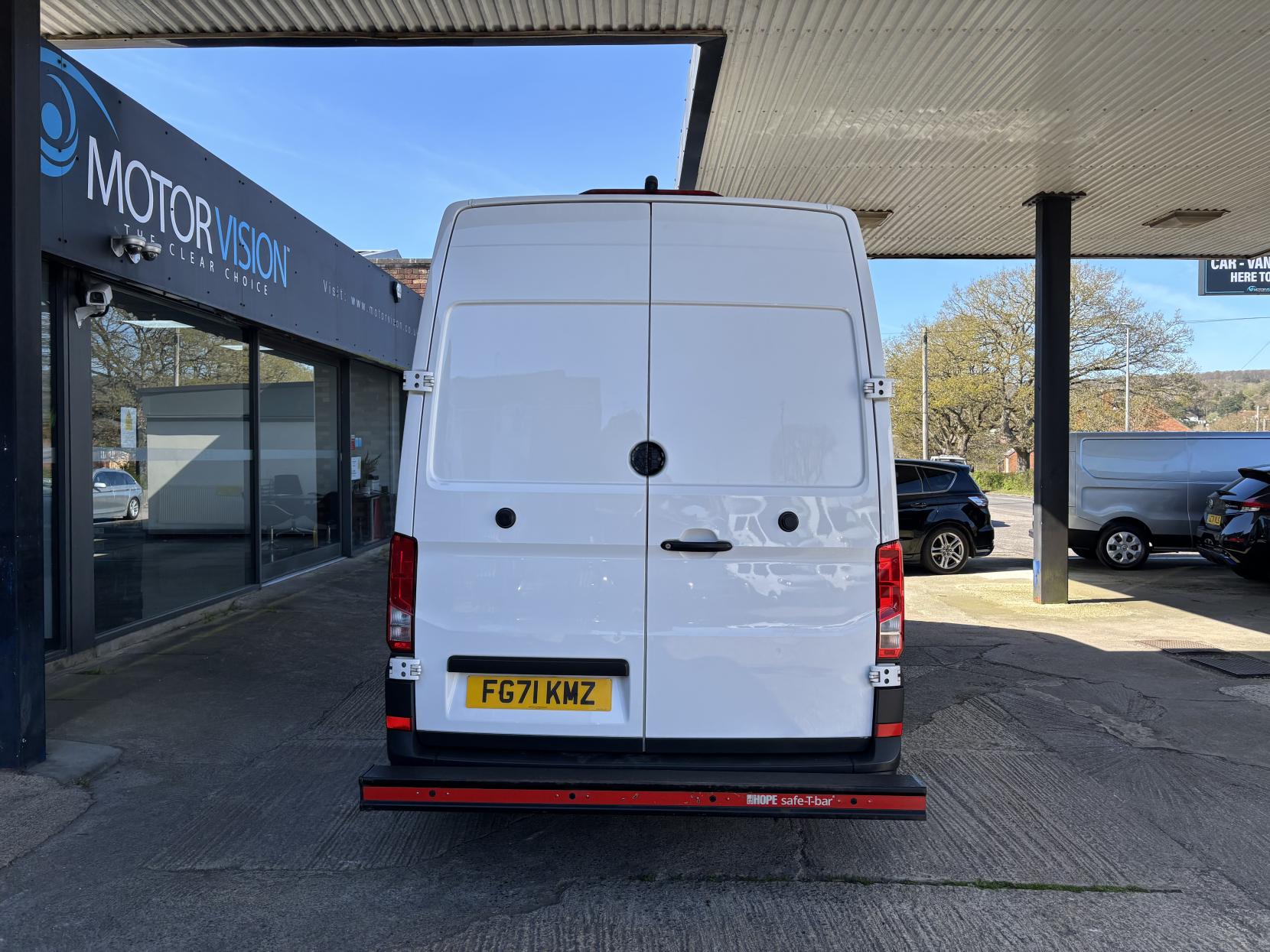 Volkswagen Crafter Refrigerated fridge 2.0 TDI CR35 Startline Panel Van 5dr Diesel Manual FWD LWB High Roof Euro 6 (s/s) (140 ps)