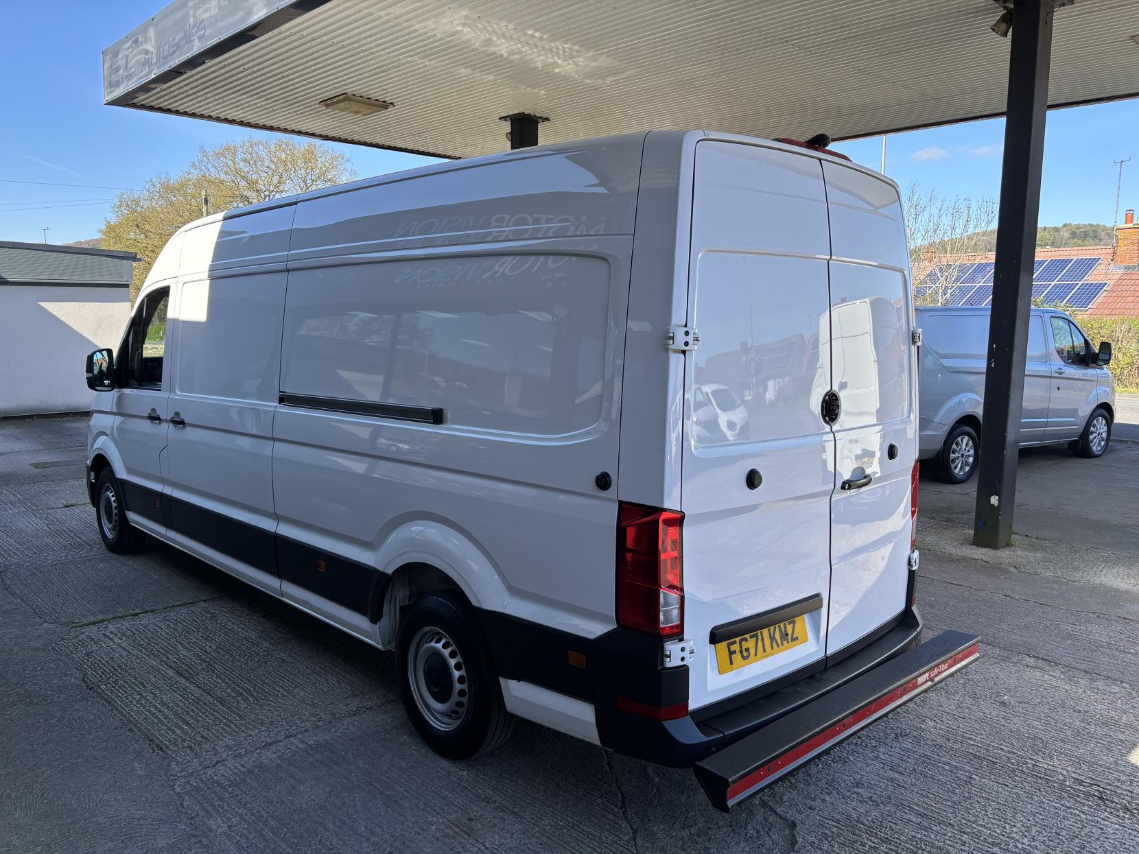 Volkswagen Crafter Refrigerated fridge 2.0 TDI CR35 Startline Panel Van 5dr Diesel Manual FWD LWB High Roof Euro 6 (s/s) (140 ps)