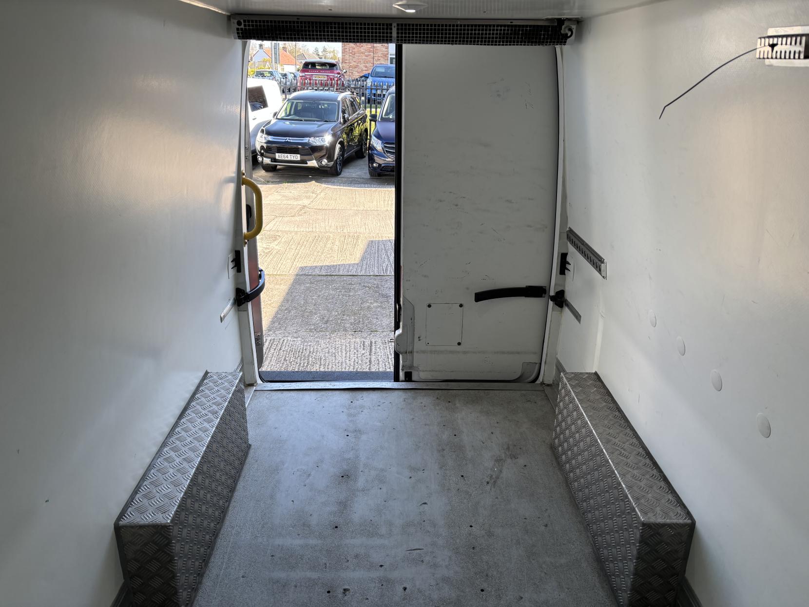 Volkswagen Crafter Refrigerated fridge 2.0 TDI CR35 Startline Panel Van 5dr Diesel Manual FWD LWB High Roof Euro 6 (s/s) (140 ps)