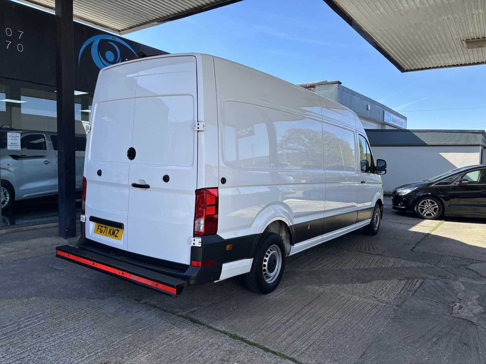 Volkswagen Crafter Refrigerated fridge 2.0 TDI CR35 Startline Panel Van 5dr Diesel Manual FWD LWB High Roof Euro 6 (s/s) (140 ps)