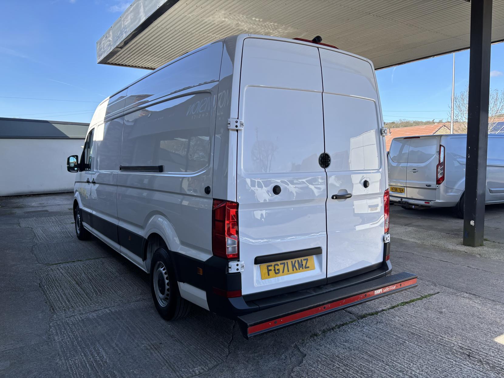 Volkswagen Crafter Refrigerated fridge 2.0 TDI CR35 Startline Panel Van 5dr Diesel Manual FWD LWB High Roof Euro 6 (s/s) (140 ps)