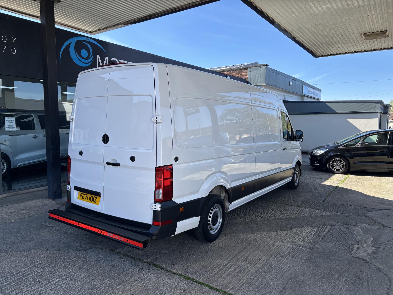 Volkswagen Crafter Refrigerated fridge 2.0 TDI CR35 Startline Panel Van 5dr Diesel Manual FWD LWB High Roof Euro 6 (s/s) (140 ps)