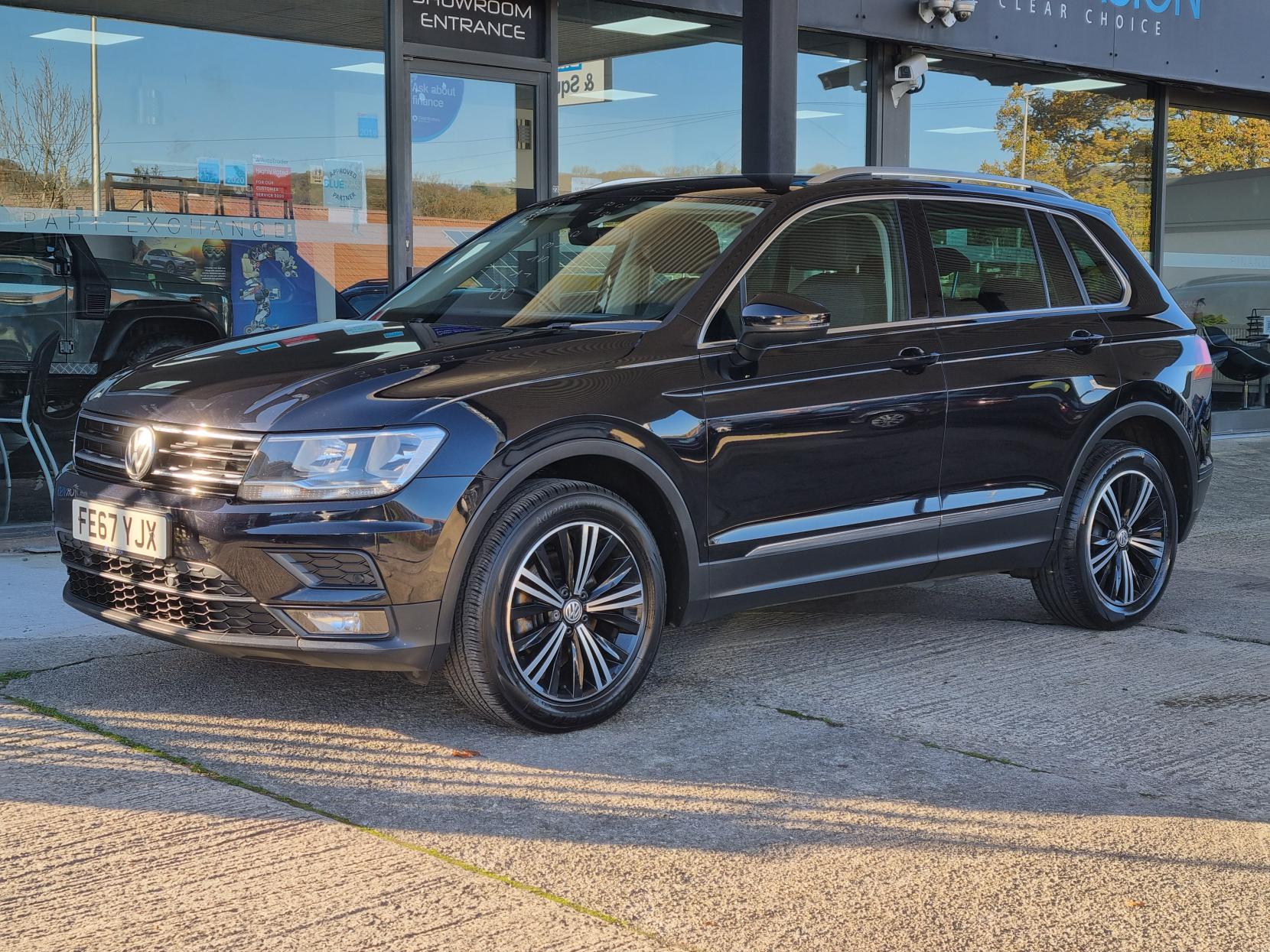 Volkswagen Tiguan 2.0 TDI SE Navigation SUV 5dr Diesel Manual 4Motion Euro 6 (s/s) (150 ps)
