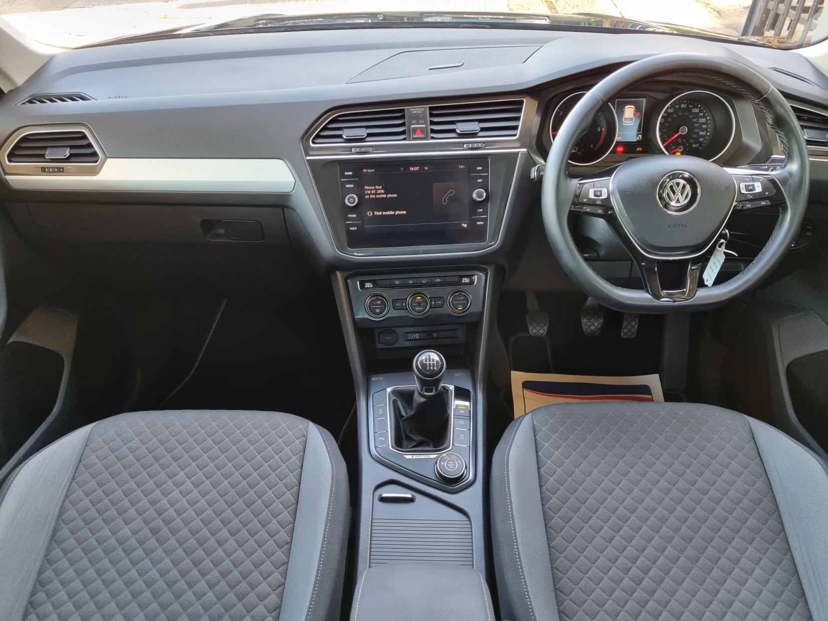 Volkswagen Tiguan 2.0 TDI SE Navigation SUV 5dr Diesel Manual 4Motion Euro 6 (s/s) (150 ps)