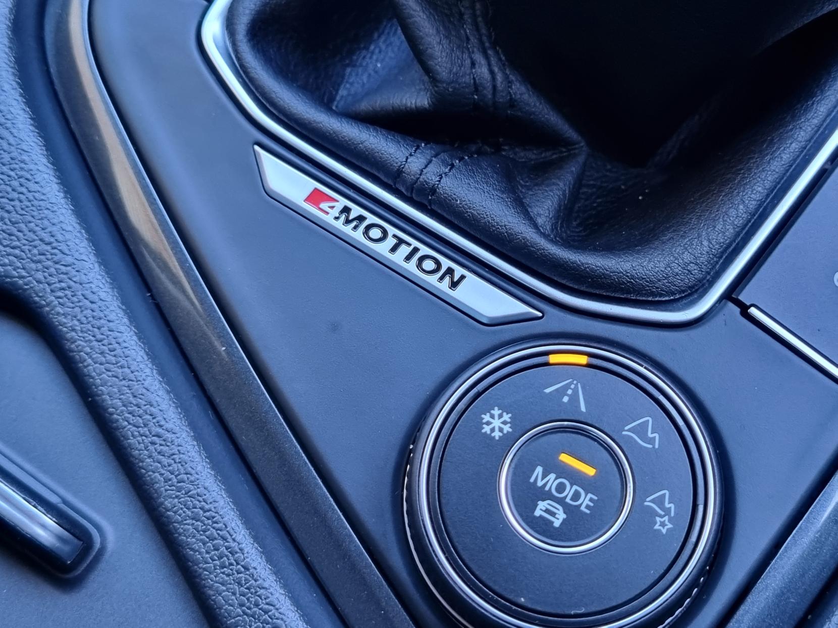 Volkswagen Tiguan 2.0 TDI SE Navigation SUV 5dr Diesel Manual 4Motion Euro 6 (s/s) (150 ps)