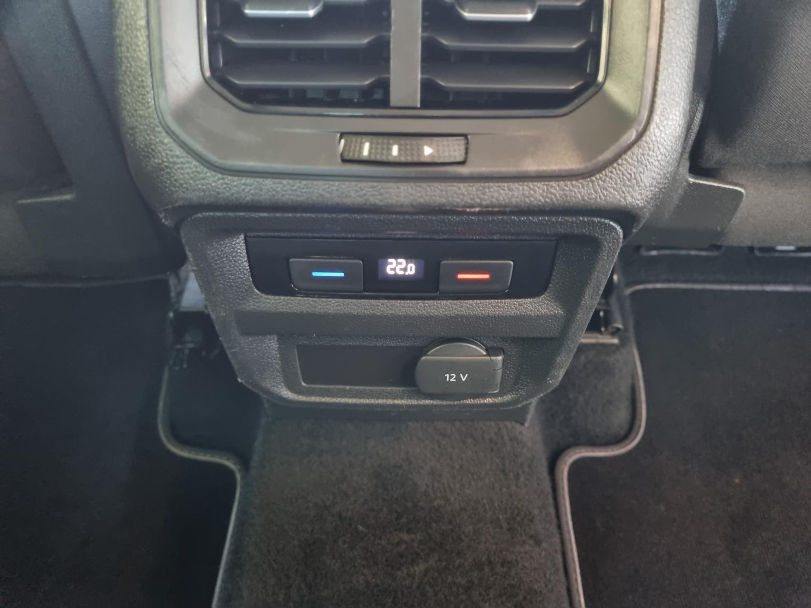 Volkswagen Tiguan 2.0 TDI SE Navigation SUV 5dr Diesel Manual 4Motion Euro 6 (s/s) (150 ps)