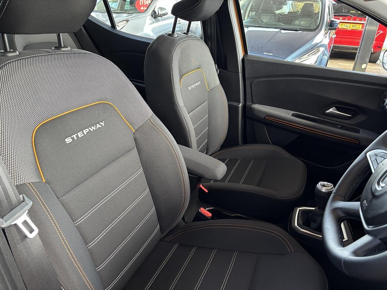 Dacia Sandero Stepway 1.0 TCe Prestige Hatchback 5dr Petrol Manual Euro 6 (s/s) (90 ps)