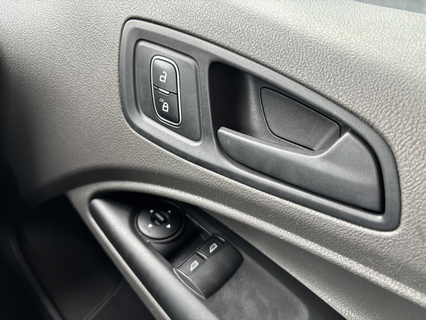 Ford Transit Connect 1.5 240 EcoBlue Trend Panel Van 5dr Diesel Auto L2 Euro 6 (s/s) (120 ps)