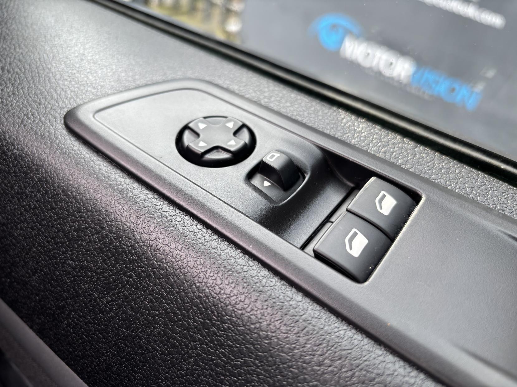 Toyota PROACE Verso 1.5D Shuttle Medium MPV 5dr Diesel Manual MWB Euro 6 (s/s) (9 Seat) (120 ps)