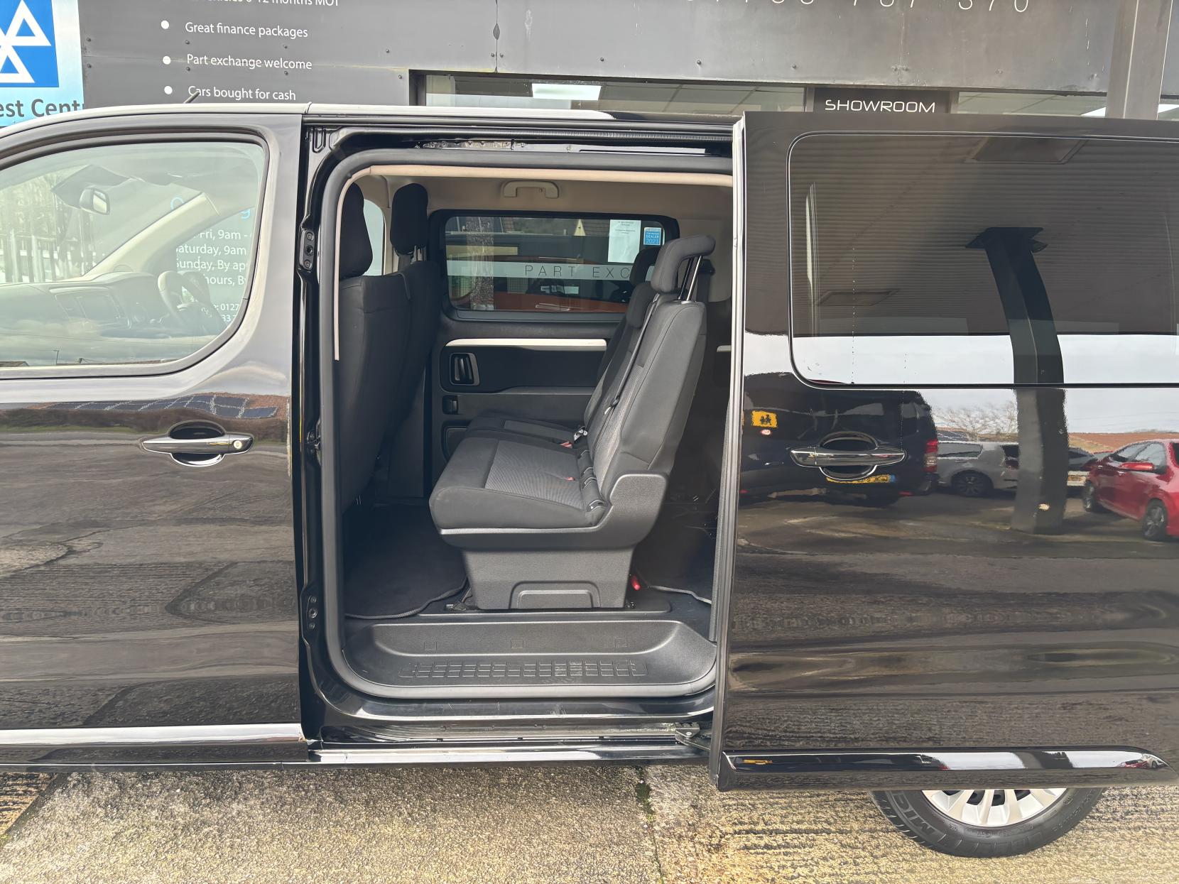 Toyota PROACE Verso 1.5D Shuttle Medium MPV 5dr Diesel Manual MWB Euro 6 (s/s) (9 Seat) (120 ps)