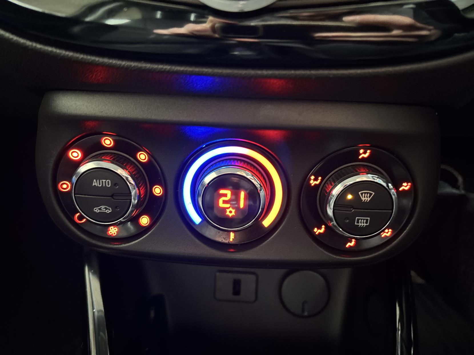 Vauxhall ADAM 1.2i SLAM Hatchback 3dr Petrol Manual Euro 6 (70 ps)