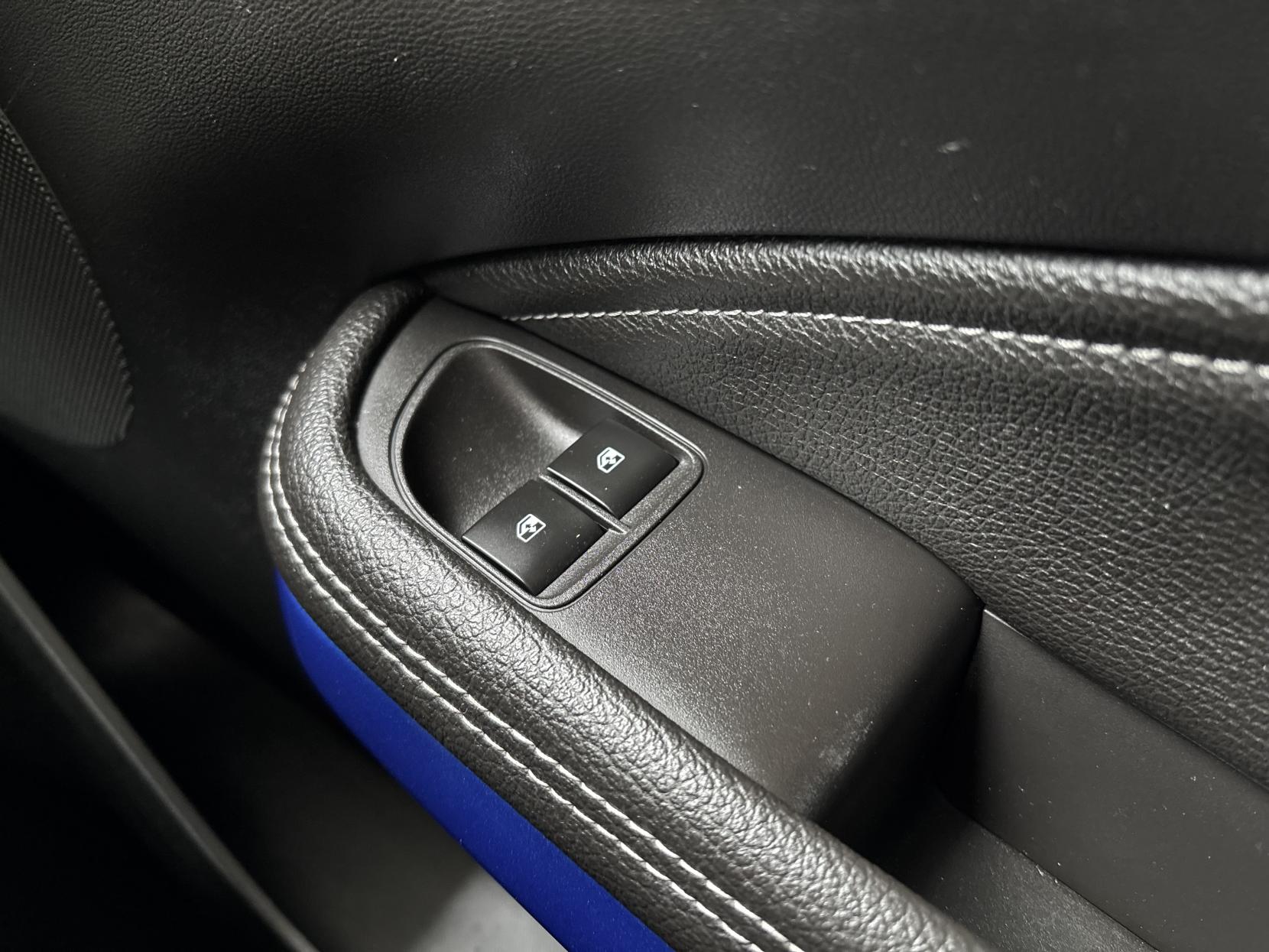 Vauxhall ADAM 1.2i SLAM Hatchback 3dr Petrol Manual Euro 6 (70 ps)