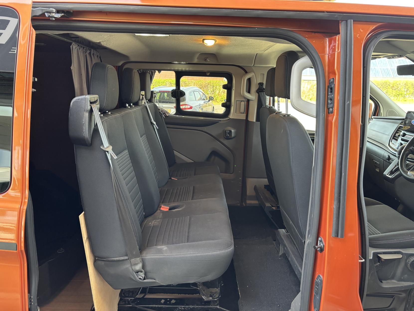 Ford Transit Custom 2.0 300 EcoBlue Limited Crew Van Double Cab 5dr Diesel Auto L2 H1 Euro 6 (170 ps)