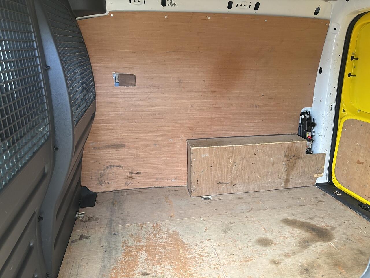 Volkswagen Caddy 2.0 TDI C20 BlueMotion Tech Trendline Panel Van 5dr Diesel Manual SWB Euro 6 (s/s) (102 ps)