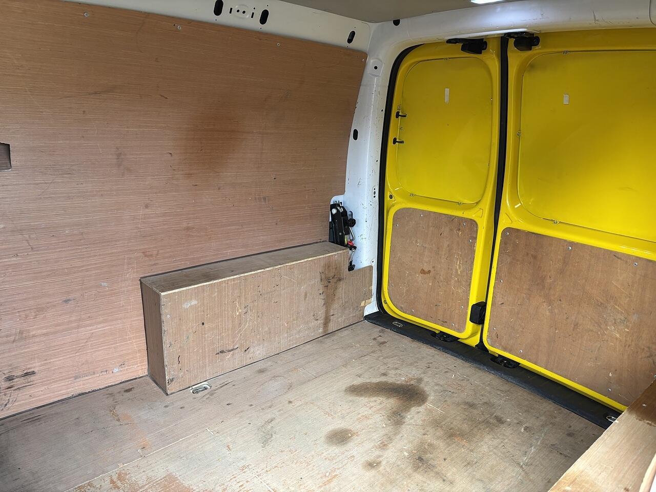 Volkswagen Caddy 2.0 TDI C20 BlueMotion Tech Trendline Panel Van 5dr Diesel Manual SWB Euro 6 (s/s) (102 ps)