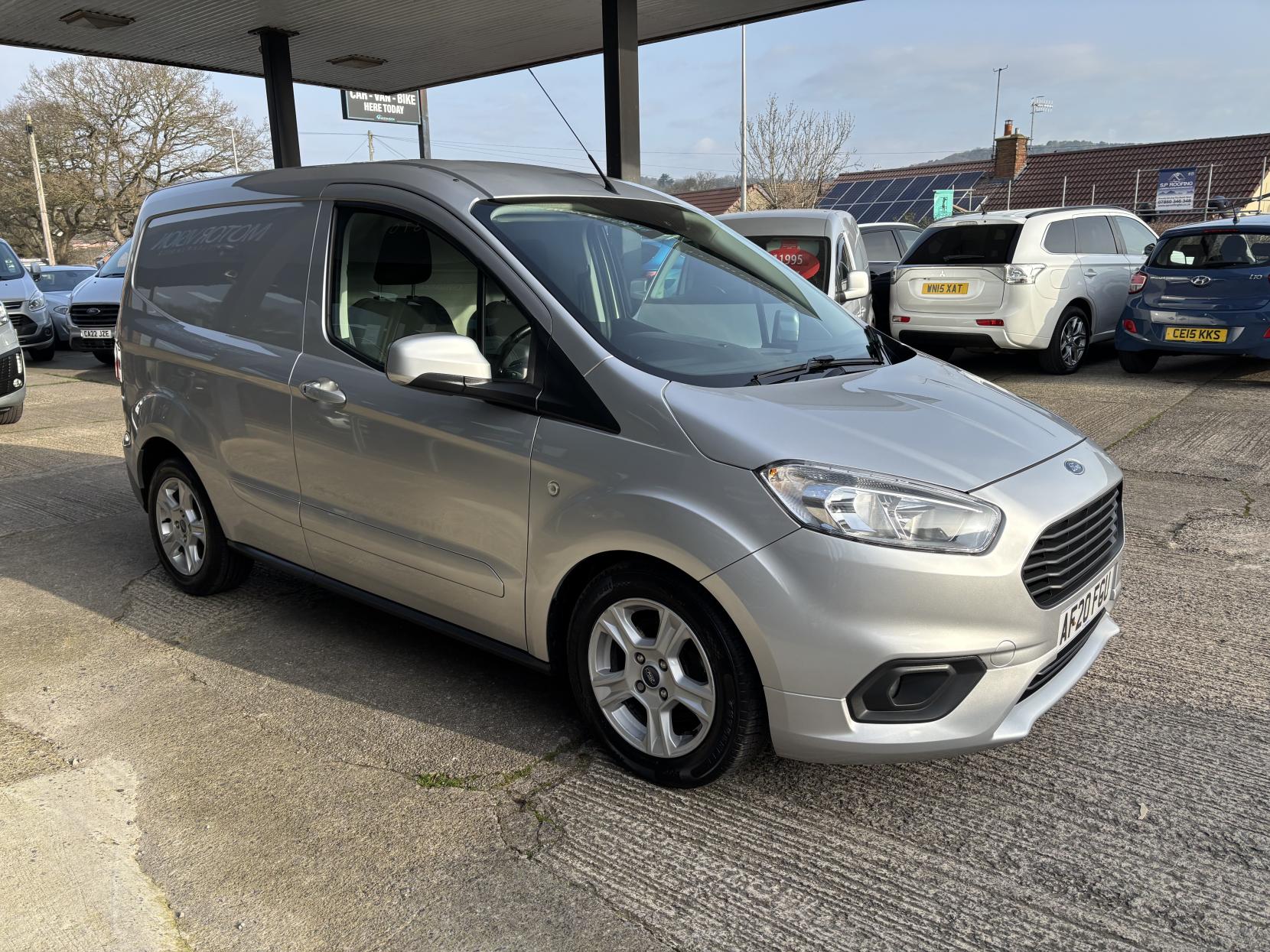 Ford Transit Courier 1.5 TDCi Limited Panel Van 5dr Diesel Manual L1 Euro 6 (100 ps)