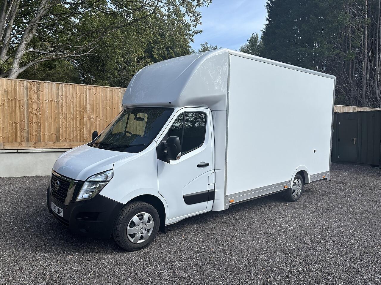 Nissan Interstar 2.0 dCi 35 Acenta Luton 4dr Diesel Manual L3 Euro 6 (s/s) (130 ps)