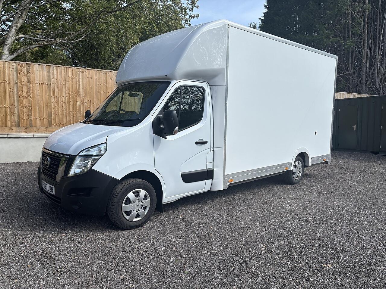 Nissan Interstar 2.0 dCi 35 Acenta Luton 4dr Diesel Manual L3 Euro 6 (s/s) (130 ps)