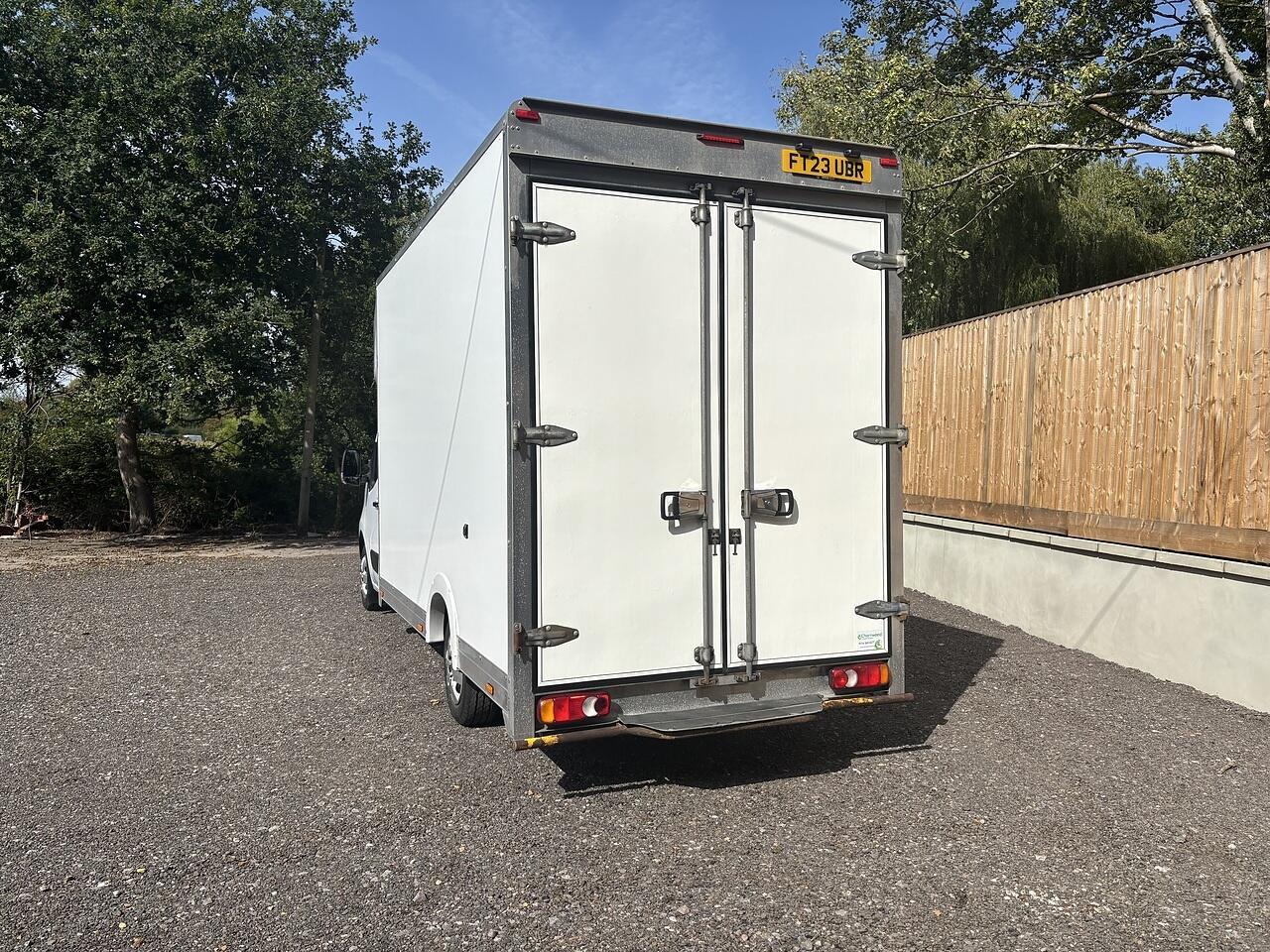 Nissan Interstar 2.0 dCi 35 Acenta Luton 4dr Diesel Manual L3 Euro 6 (s/s) (130 ps)