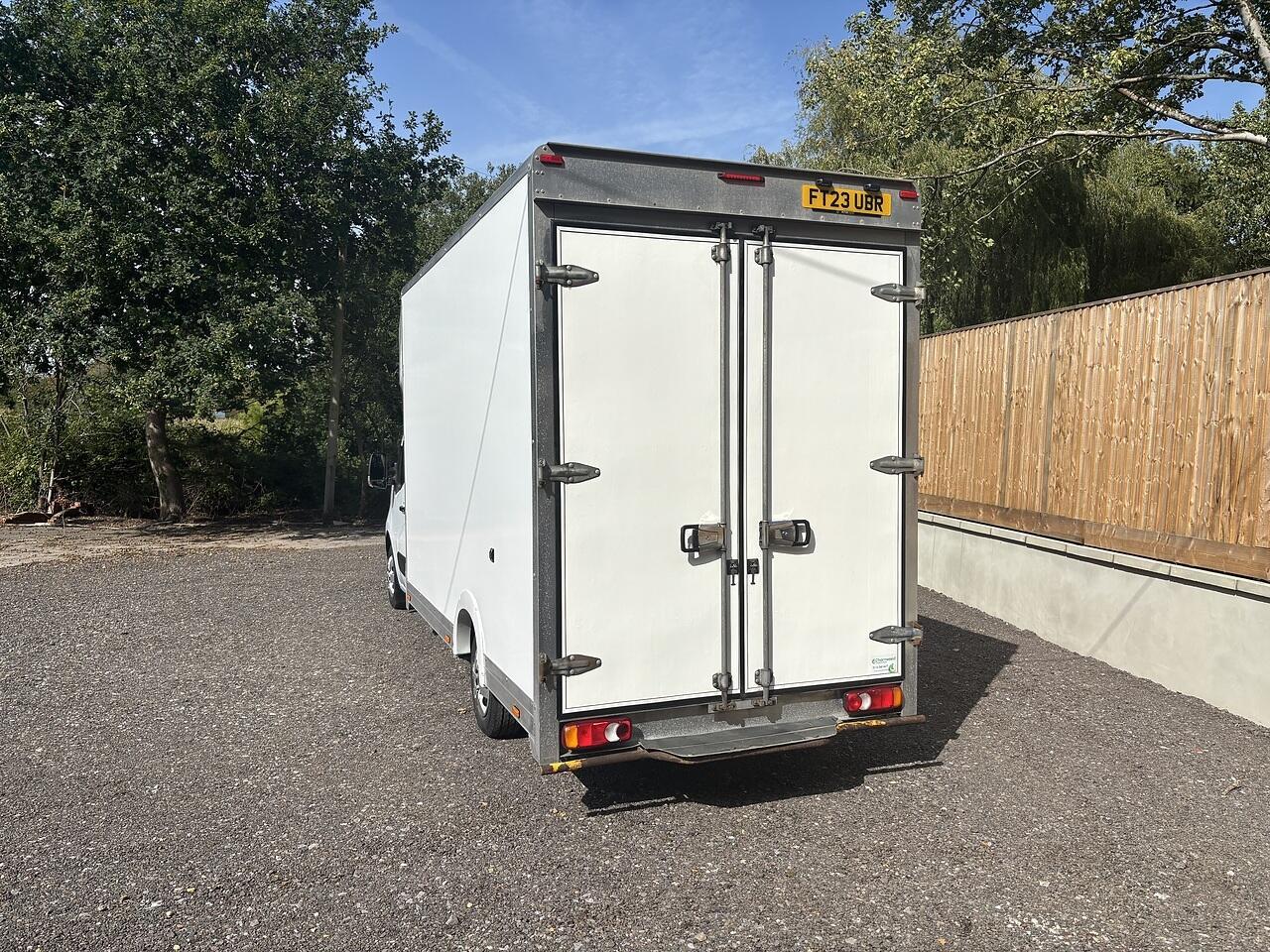 Nissan Interstar 2.0 dCi 35 Acenta Luton 4dr Diesel Manual L3 Euro 6 (s/s) (130 ps)