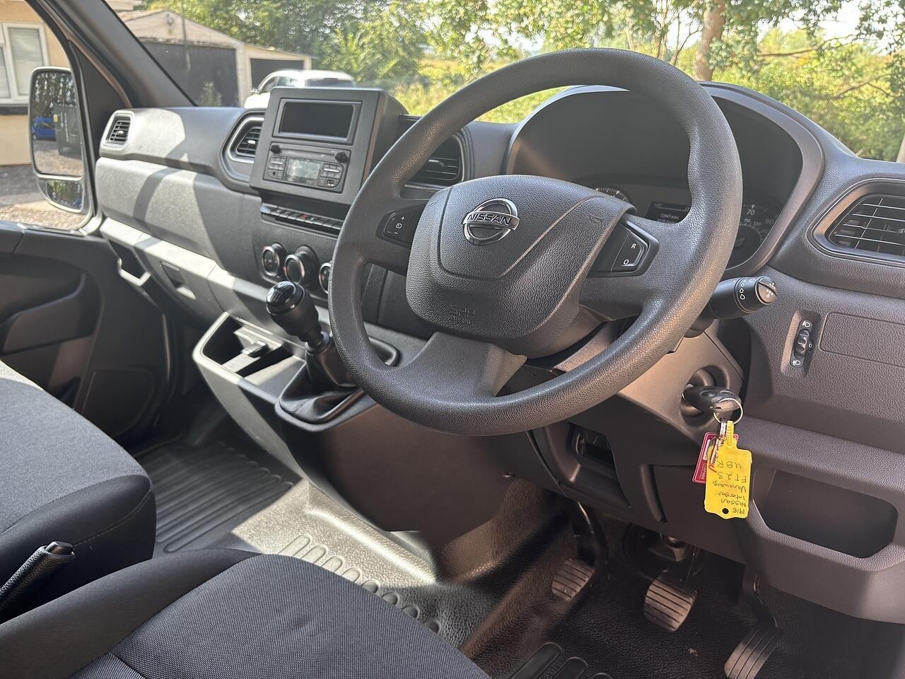 Nissan Interstar 2.0 dCi 35 Acenta Luton 4dr Diesel Manual L3 Euro 6 (s/s) (130 ps)