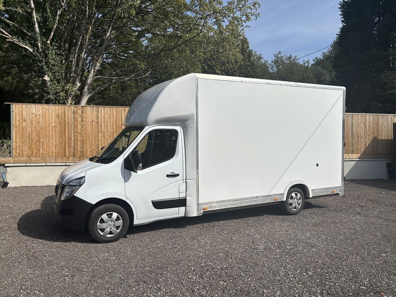 Nissan Interstar 2.0 dCi 35 Acenta Luton 4dr Diesel Manual L3 Euro 6 (s/s) (130 ps)