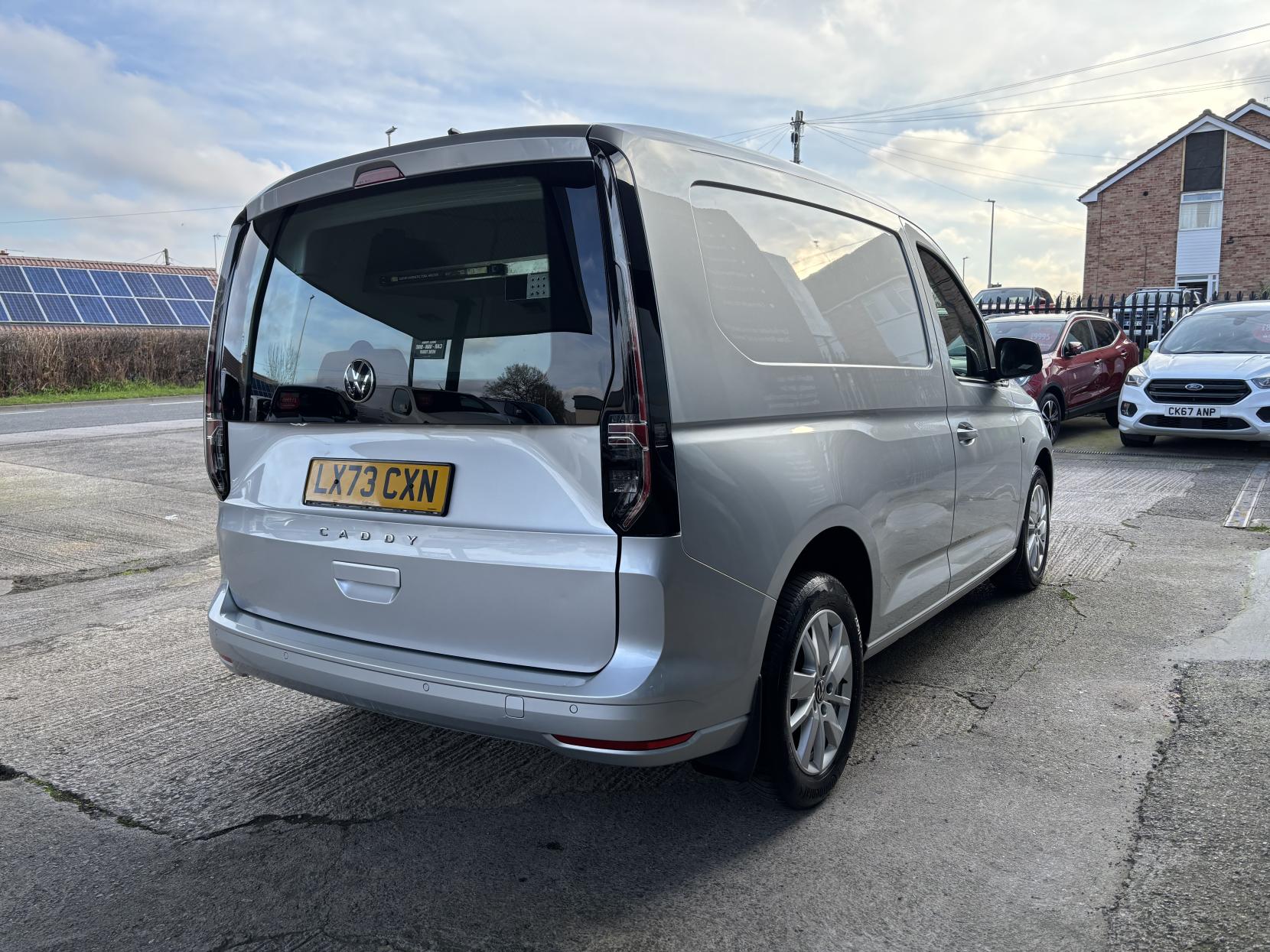 Volkswagen Caddy 2.0 TDI C20 Commerce Pro Panel Van 5dr Diesel Manual SWB Euro 6 (s/s) (102 ps)