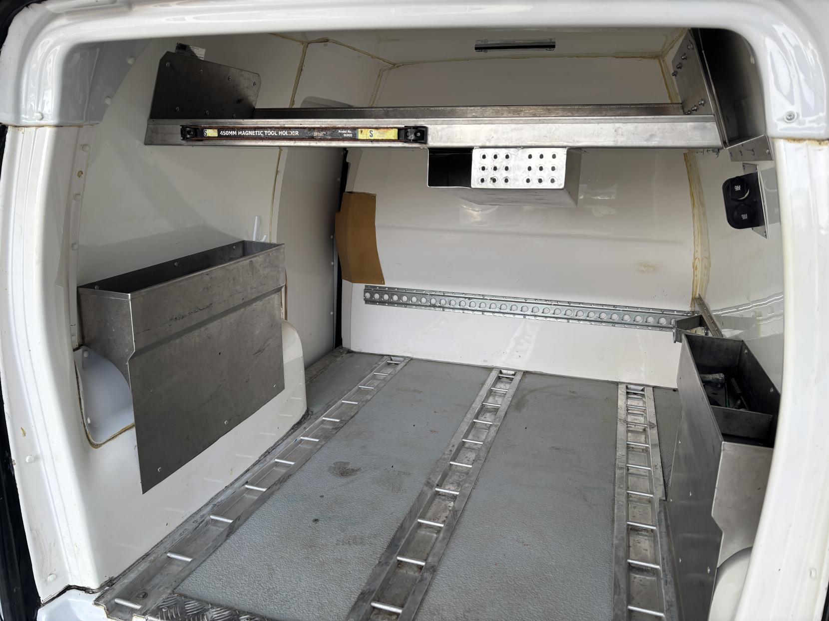 Volkswagen Caddy 2.0 TDI C20 Commerce Pro Panel Van 5dr Diesel Manual SWB Euro 6 (s/s) (102 ps)