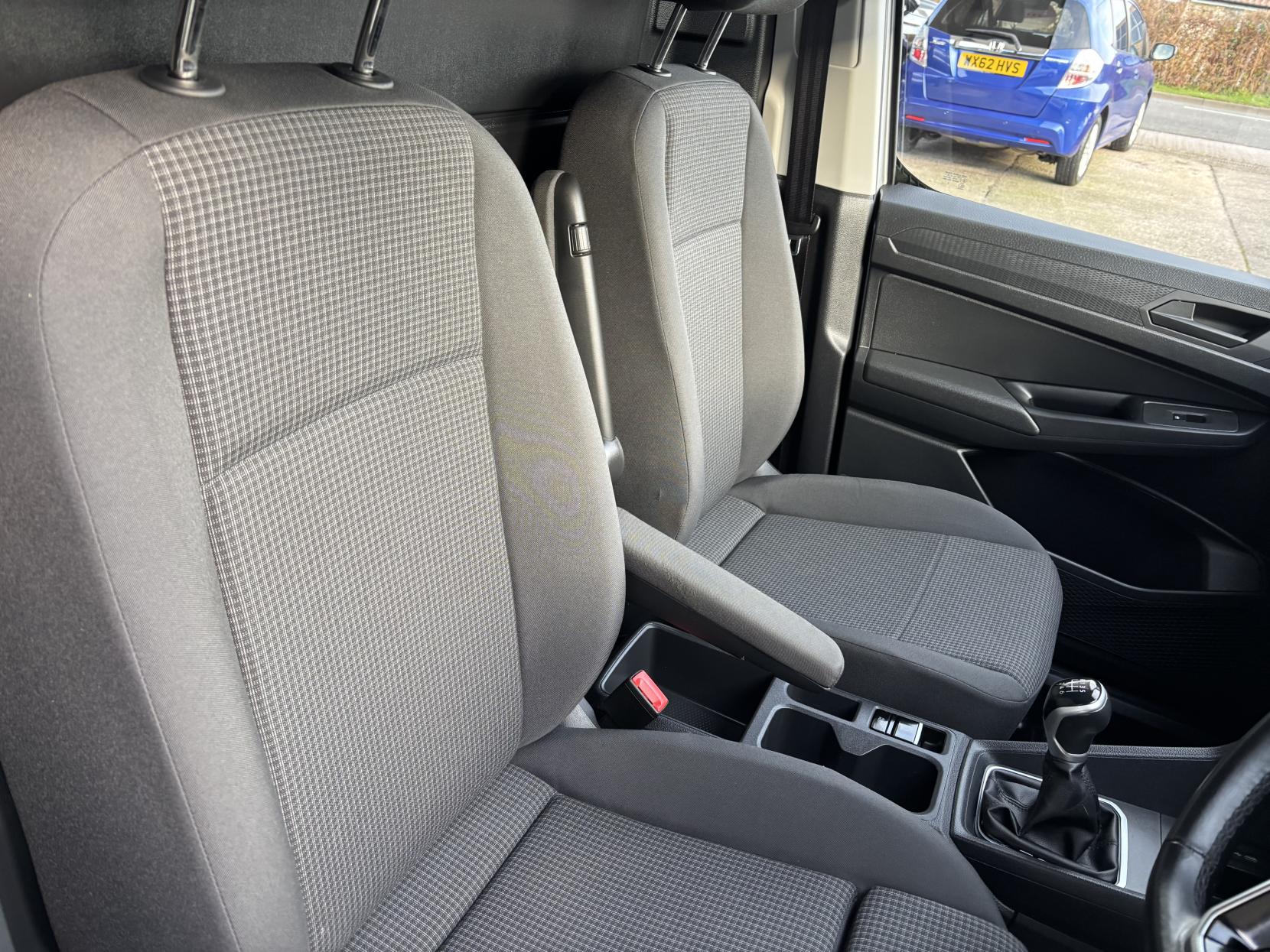 Volkswagen Caddy 2.0 TDI C20 Commerce Pro Panel Van 5dr Diesel Manual SWB Euro 6 (s/s) (102 ps)