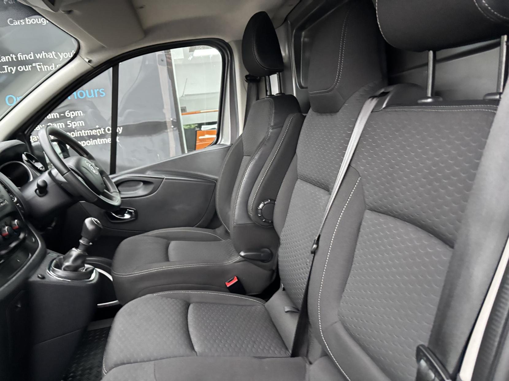 Vauxhall Vivaro 1.6 CDTi 2900 BiTurbo ecoTEC Sportive Panel Van 5dr Diesel Manual L2 H1 Euro 6 (s/s) (125 ps)