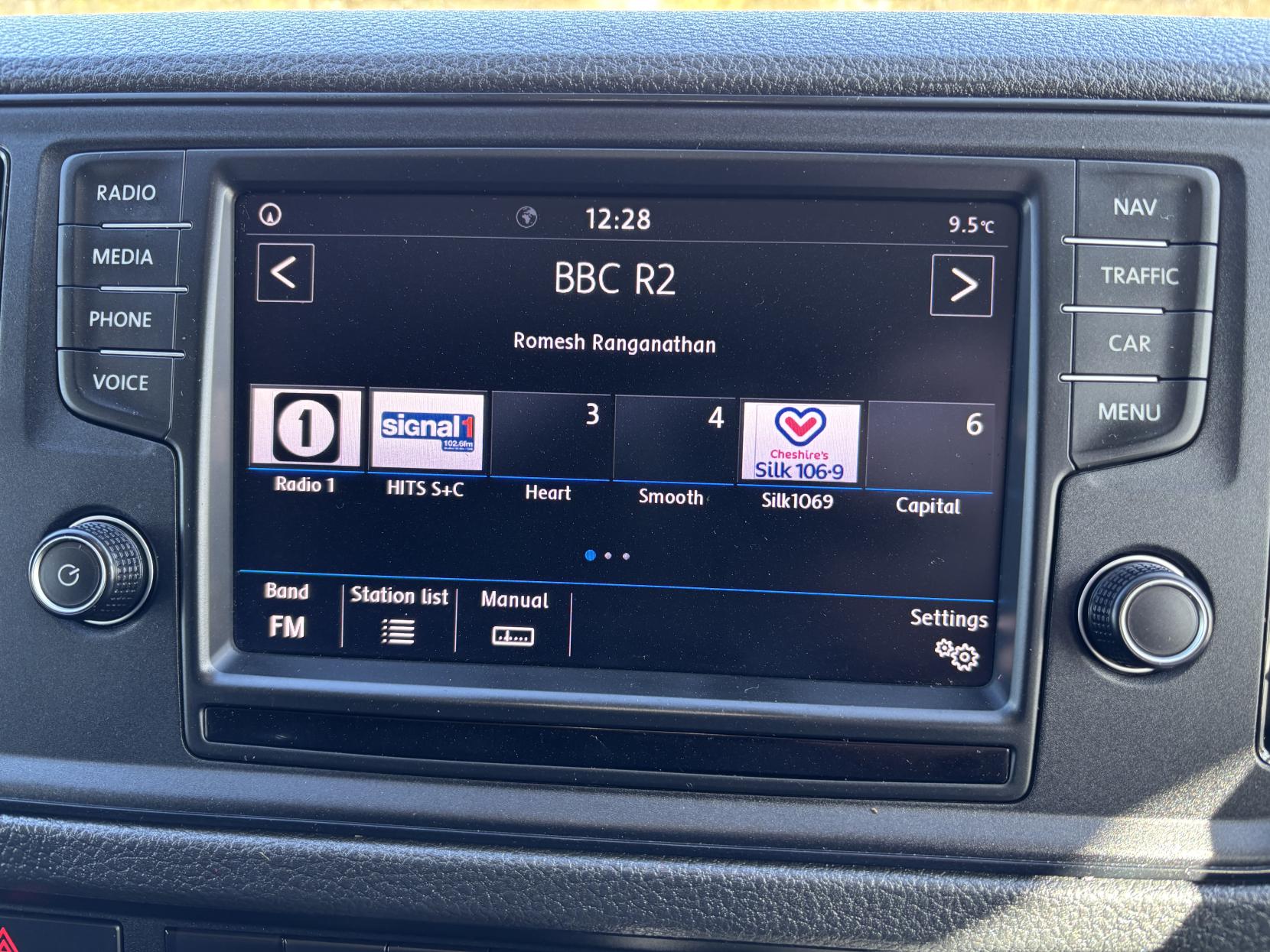 Volkswagen Crafter 2.0 TDI CR35 BlueMotion Tech Startline Panel Van 5dr Diesel Manual FWD MWB High Roof Euro 6 (s/s) (140 ps)