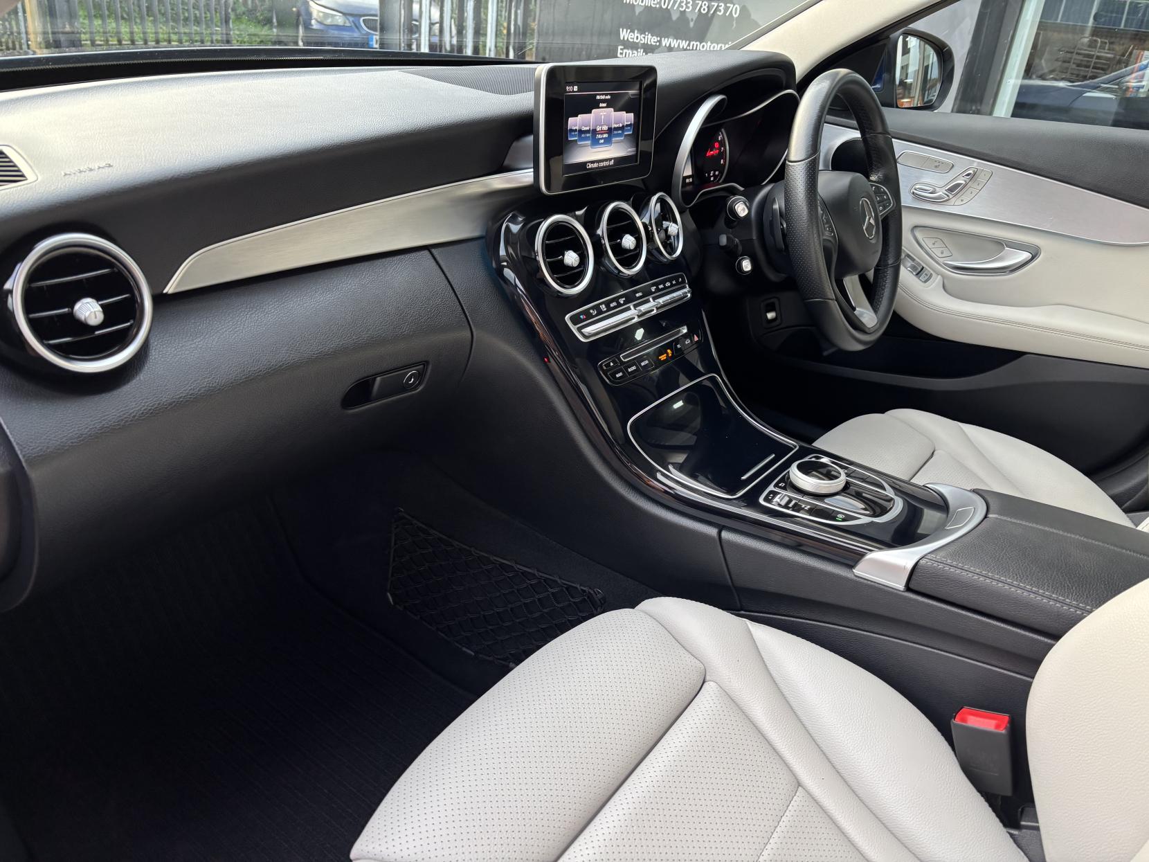 Mercedes-Benz C Class 2.0 C200 Sport (Premium) Saloon 4dr Petrol G-Tronic+ Euro 6 (s/s) (184 ps)