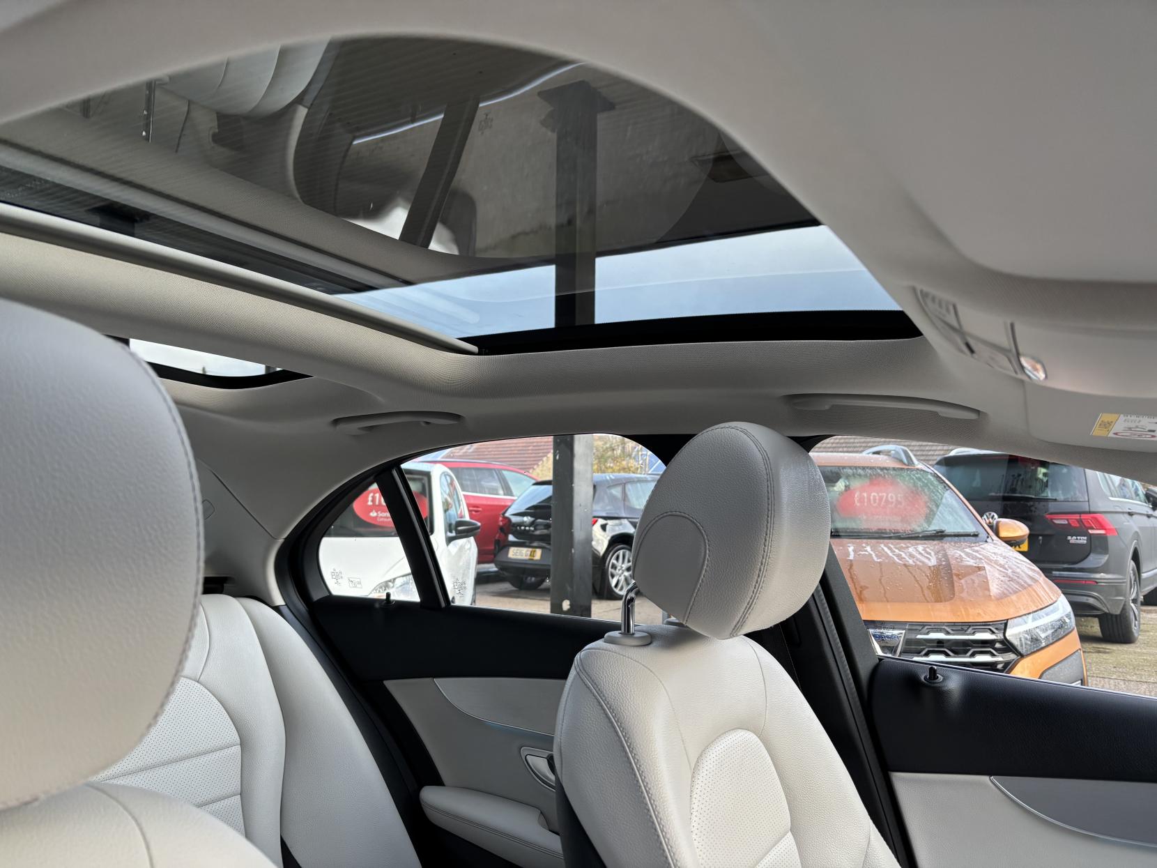 Mercedes-Benz C Class 2.0 C200 Sport (Premium) Saloon 4dr Petrol G-Tronic+ Euro 6 (s/s) (184 ps)