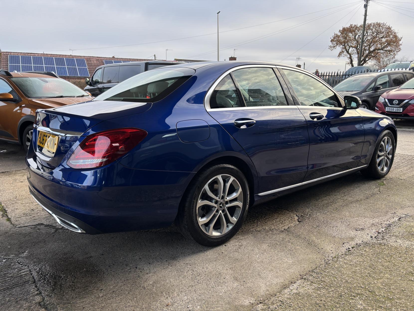 Mercedes-Benz C Class 2.0 C200 Sport (Premium) Saloon 4dr Petrol G-Tronic+ Euro 6 (s/s) (184 ps)