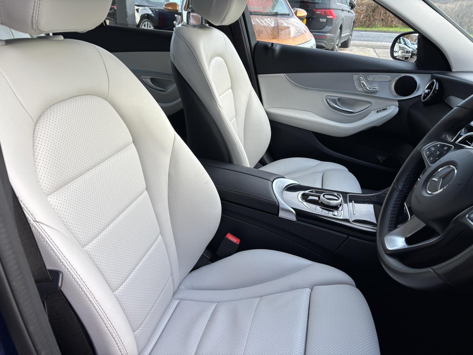 Mercedes-Benz C Class 2.0 C200 Sport (Premium) Saloon 4dr Petrol G-Tronic+ Euro 6 (s/s) (184 ps)