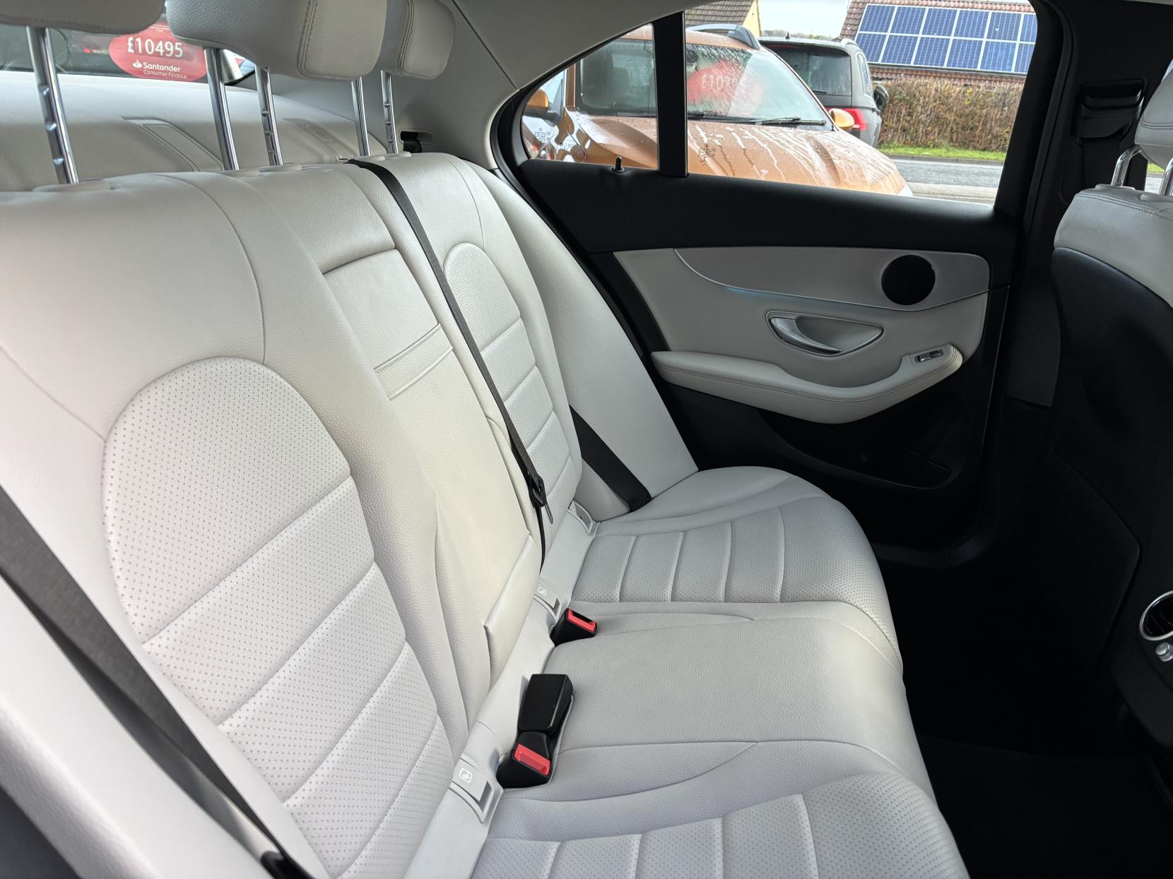 Mercedes-Benz C Class 2.0 C200 Sport (Premium) Saloon 4dr Petrol G-Tronic+ Euro 6 (s/s) (184 ps)