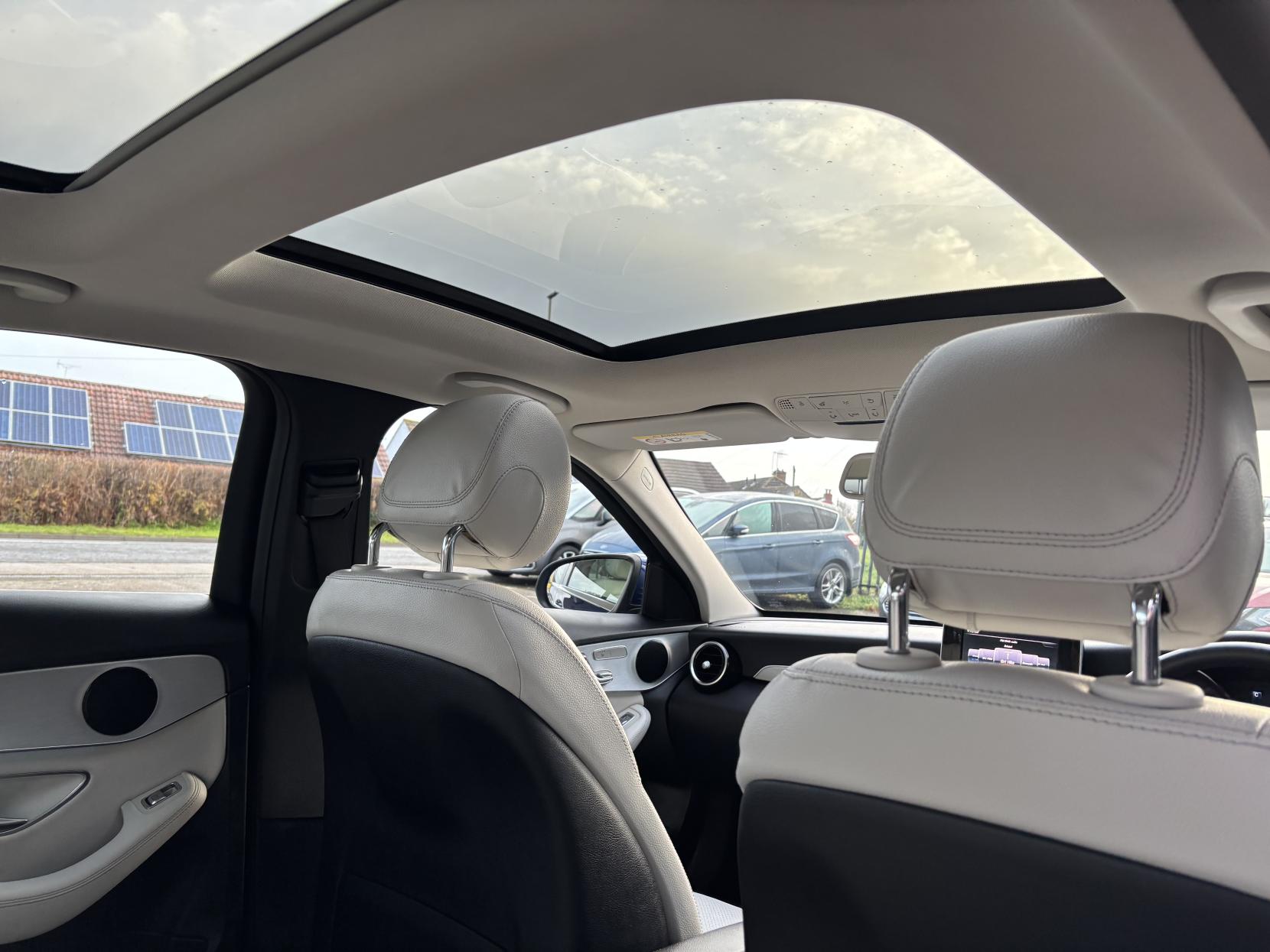 Mercedes-Benz C Class 2.0 C200 Sport (Premium) Saloon 4dr Petrol G-Tronic+ Euro 6 (s/s) (184 ps)