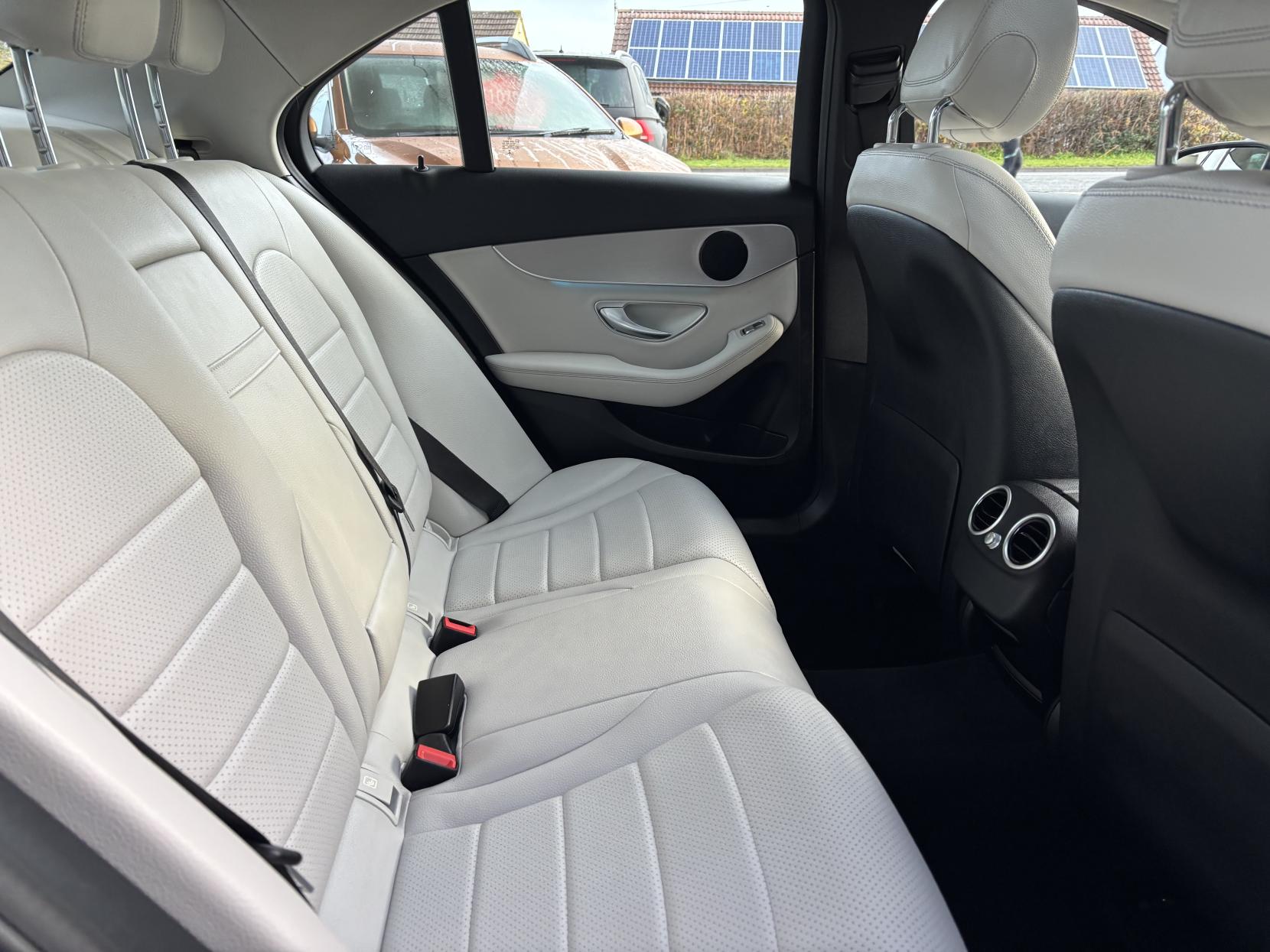 Mercedes-Benz C Class 2.0 C200 Sport (Premium) Saloon 4dr Petrol G-Tronic+ Euro 6 (s/s) (184 ps)