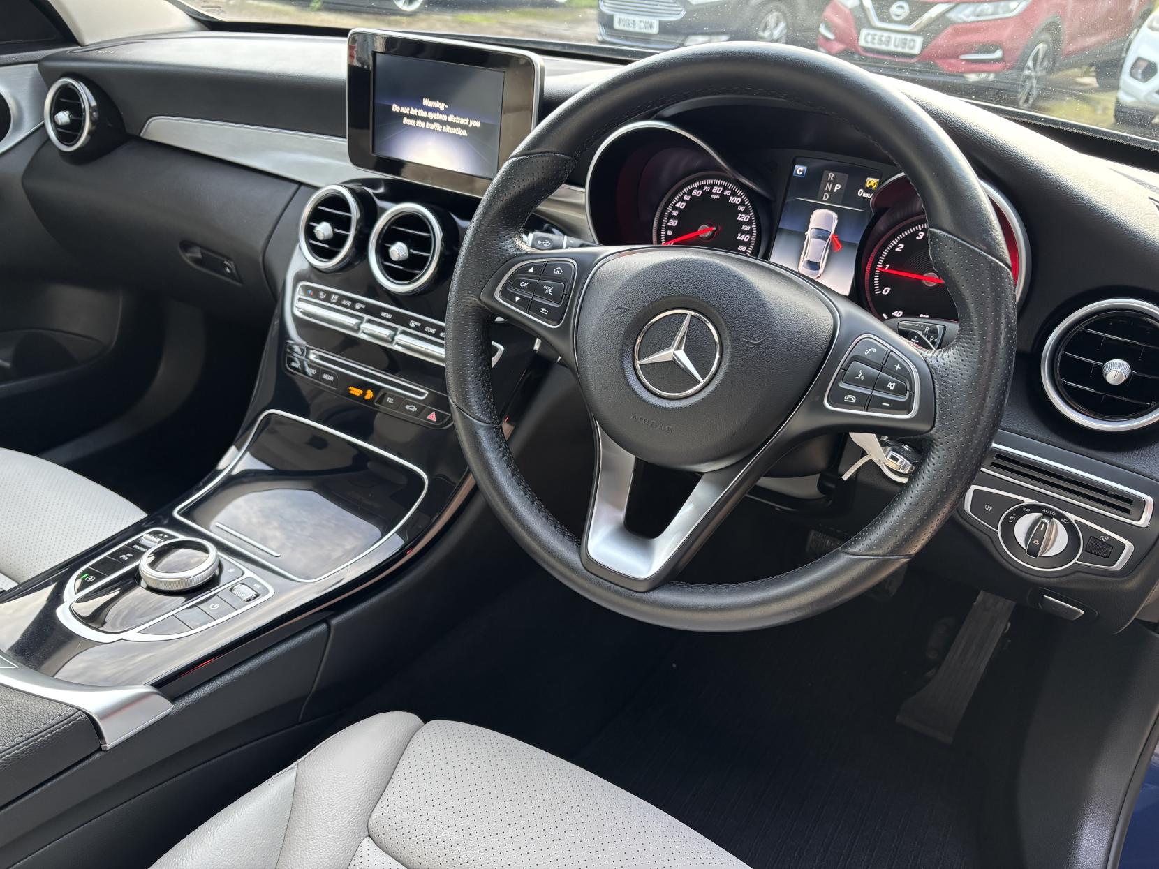 Mercedes-Benz C Class 2.0 C200 Sport (Premium) Saloon 4dr Petrol G-Tronic+ Euro 6 (s/s) (184 ps)