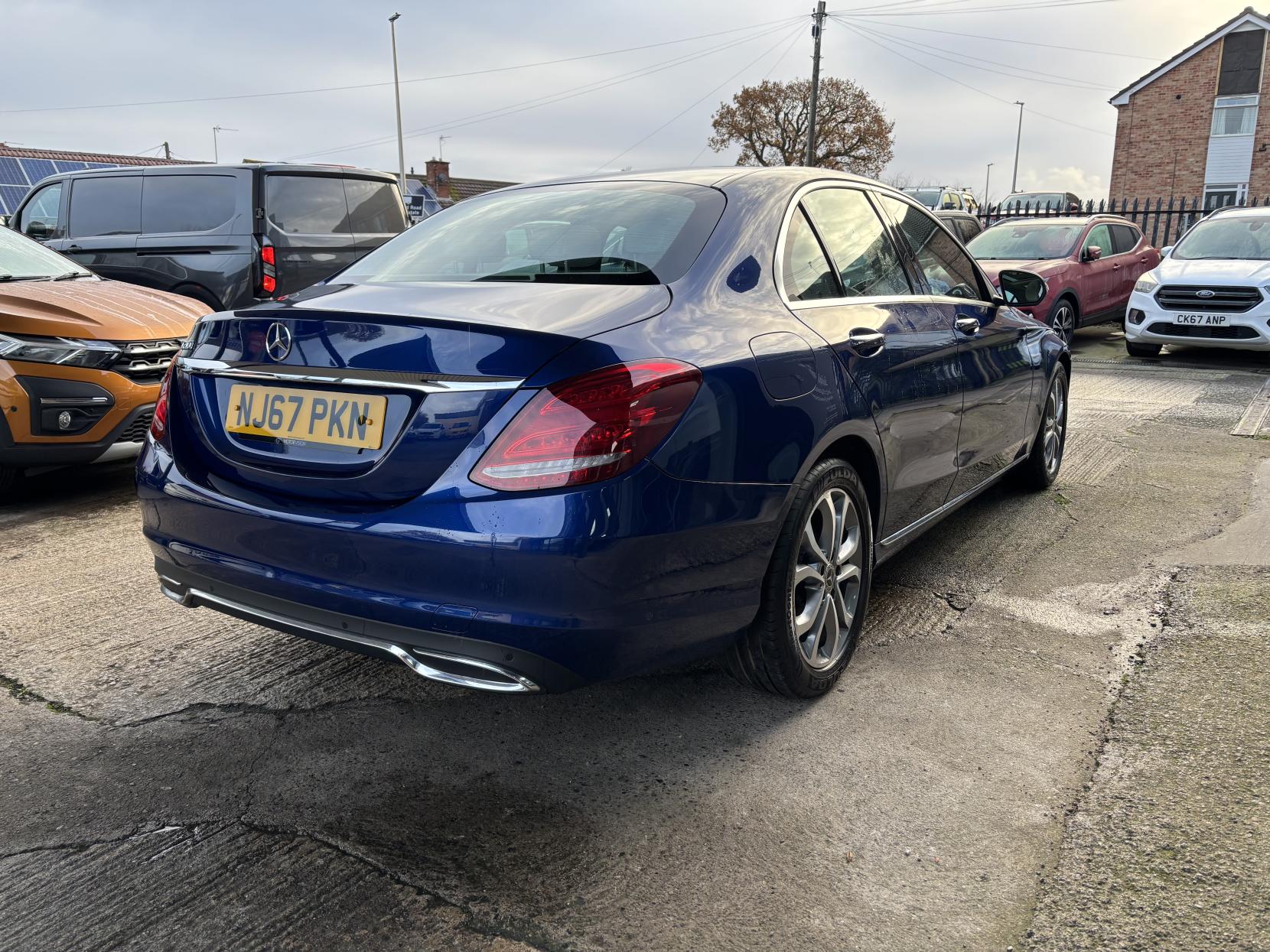 Mercedes-Benz C Class 2.0 C200 Sport (Premium) Saloon 4dr Petrol G-Tronic+ Euro 6 (s/s) (184 ps)