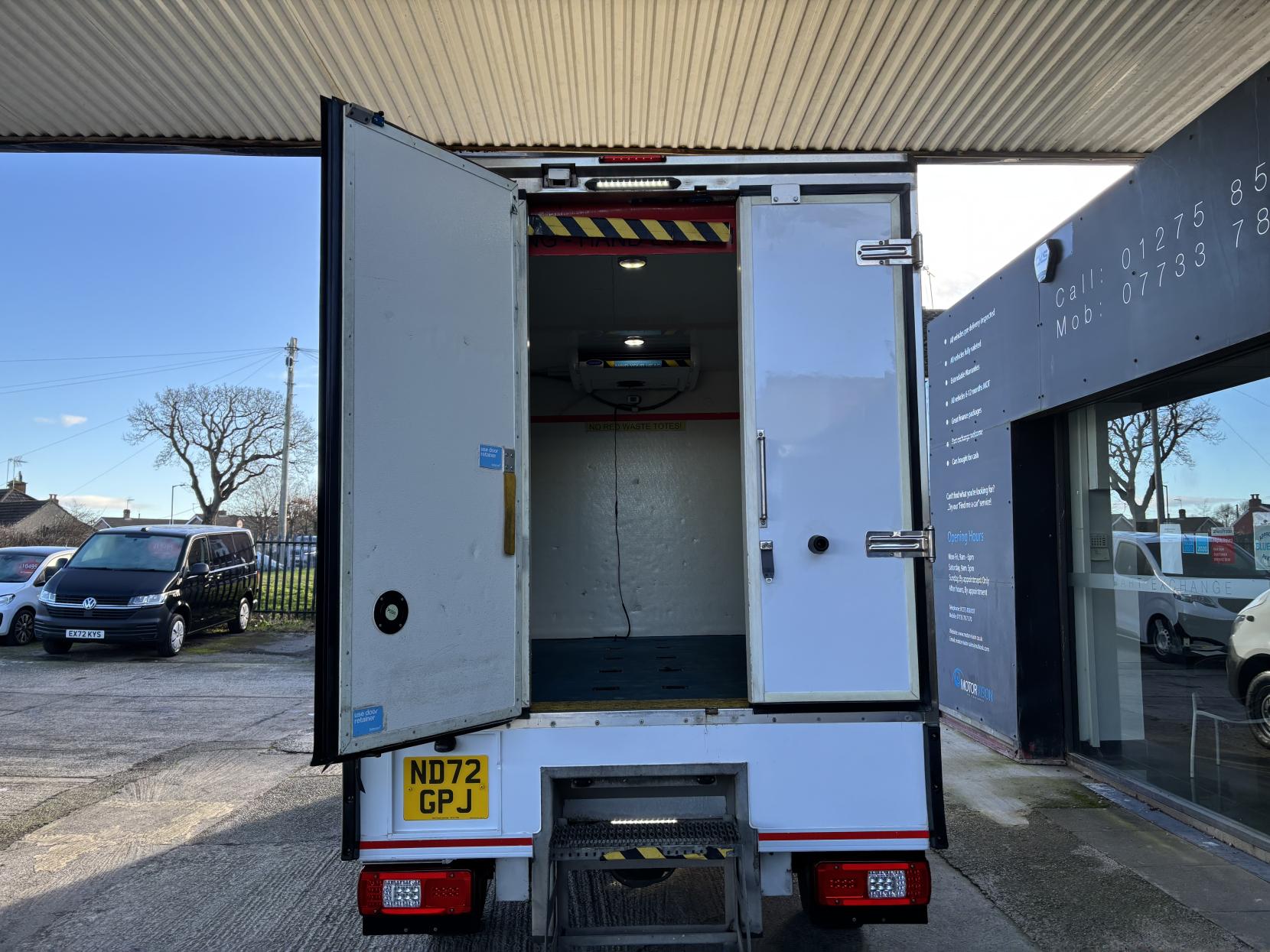 Mercedes-Benz Sprinter 2.0 315 CDI Progressive Temperature Controlled with standby Diesel Manual RWD L2 Euro 6 (s/s) (150 ps)